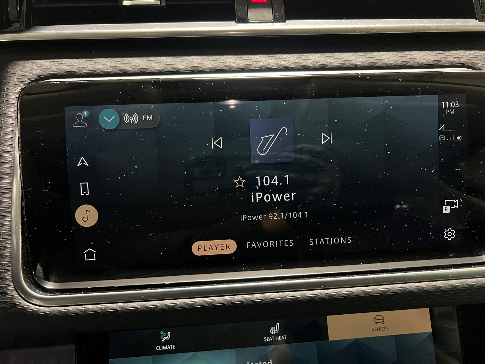 Thumbnail: 2021 Land Rover Range Rover Velar - 3