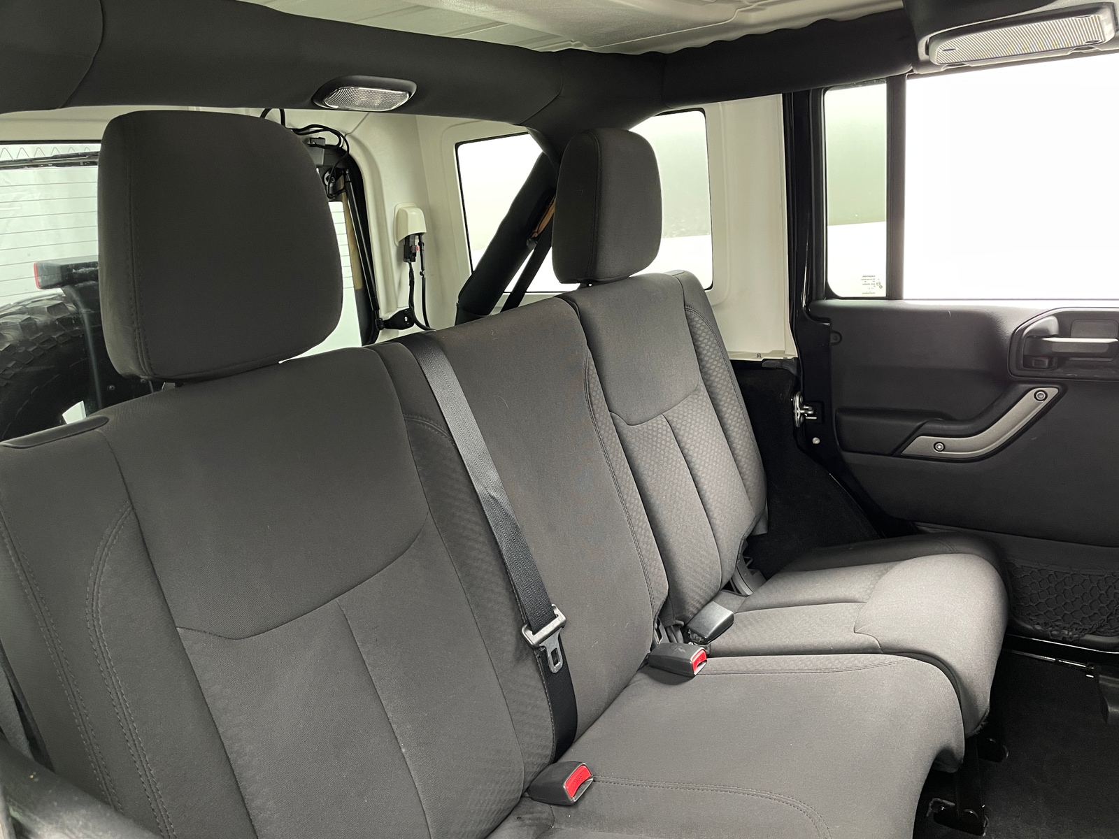 Thumbnail: 2015 Jeep Wrangler - 6