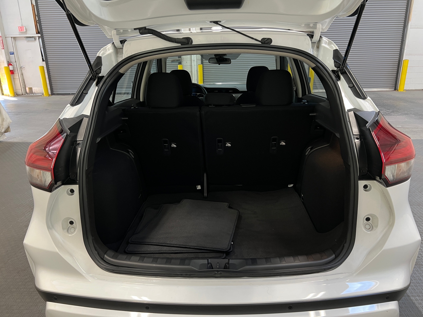 Thumbnail: 2025 Nissan Kicks - 7