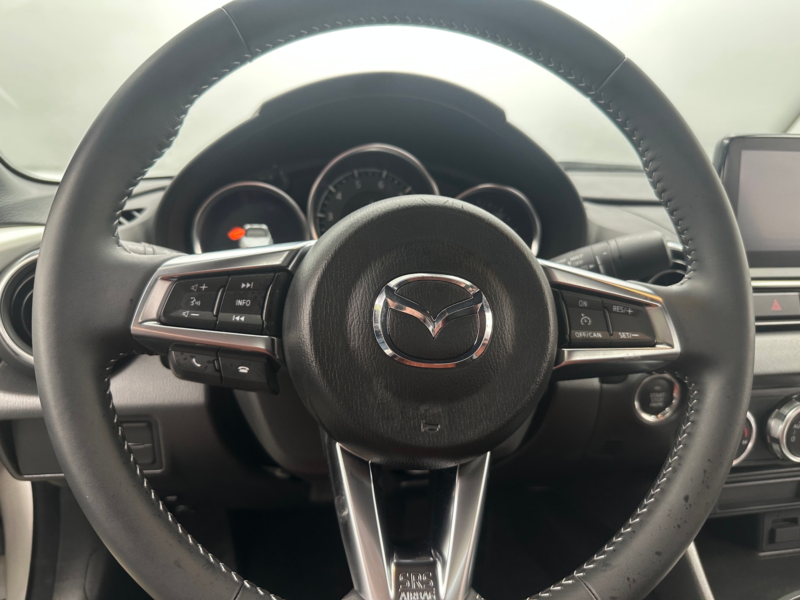 Thumbnail: 2022 Mazda MX-5 Miata - 3