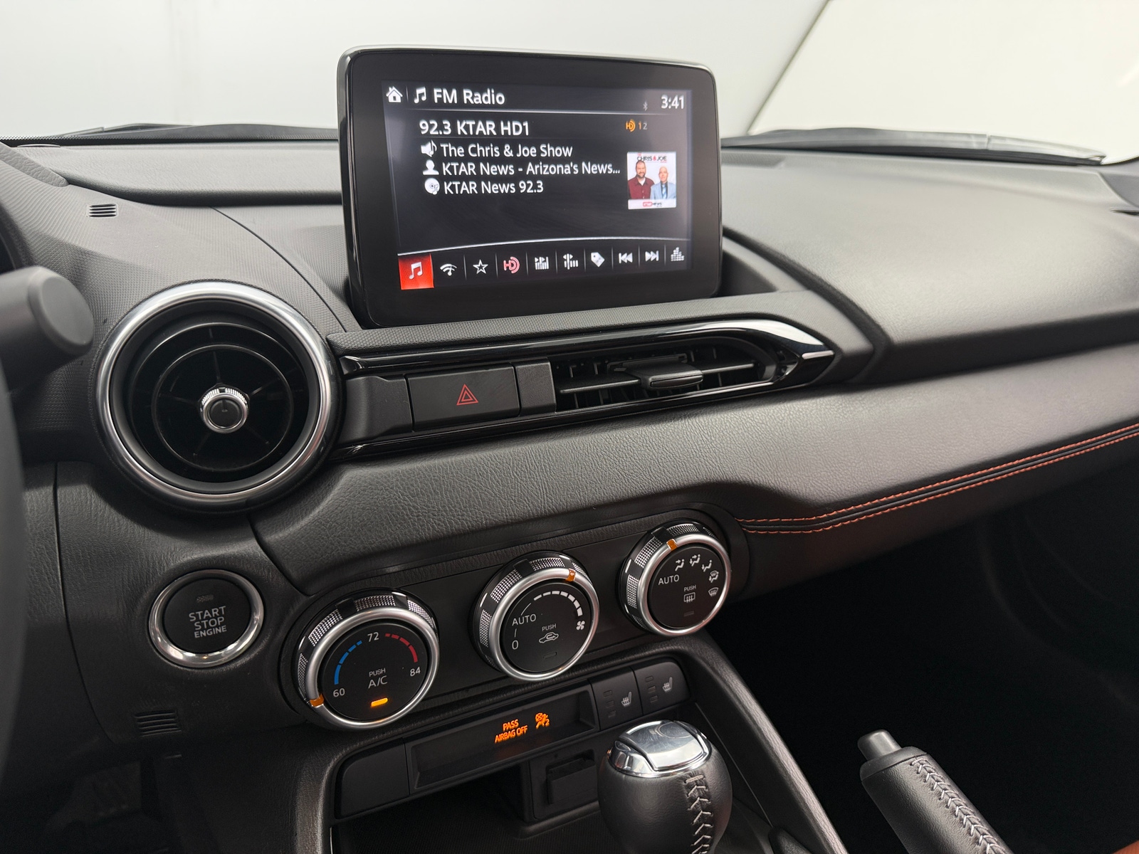 Thumbnail: 2022 Mazda MX-5 Miata - 2