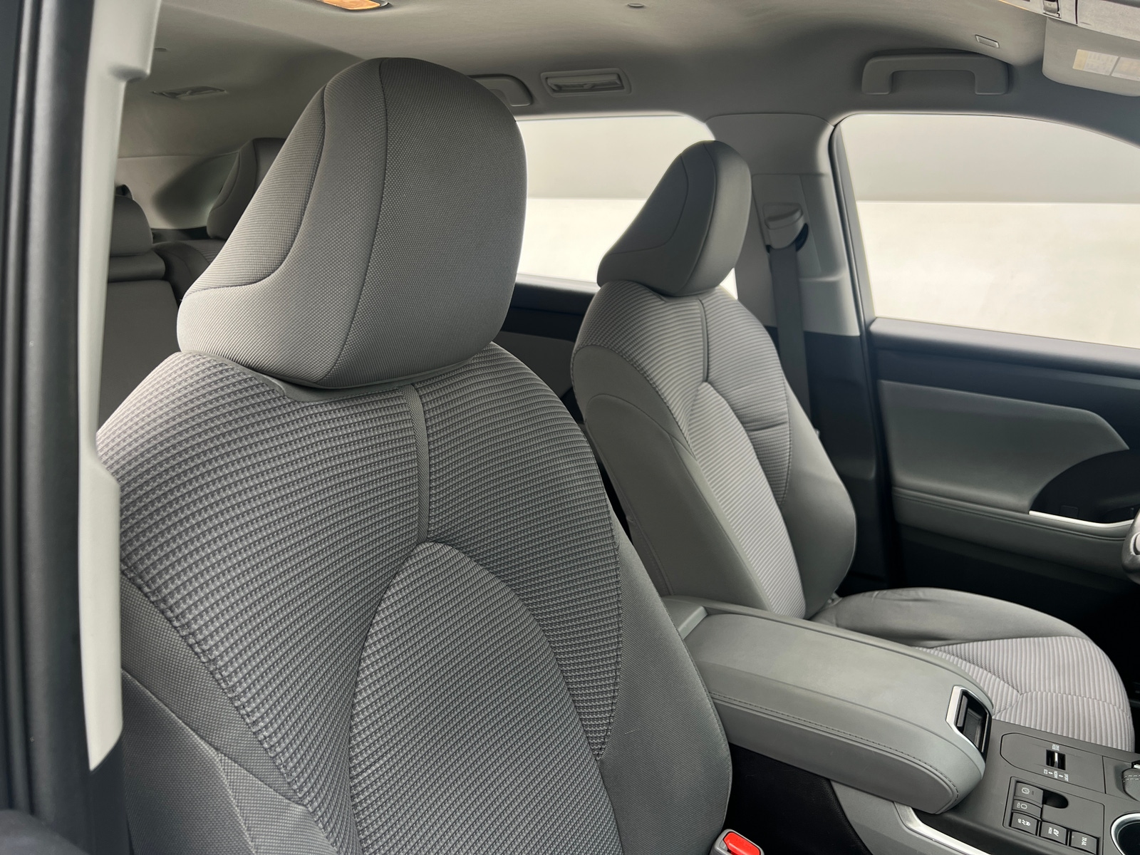 Thumbnail: 2023 Toyota Highlander - 2