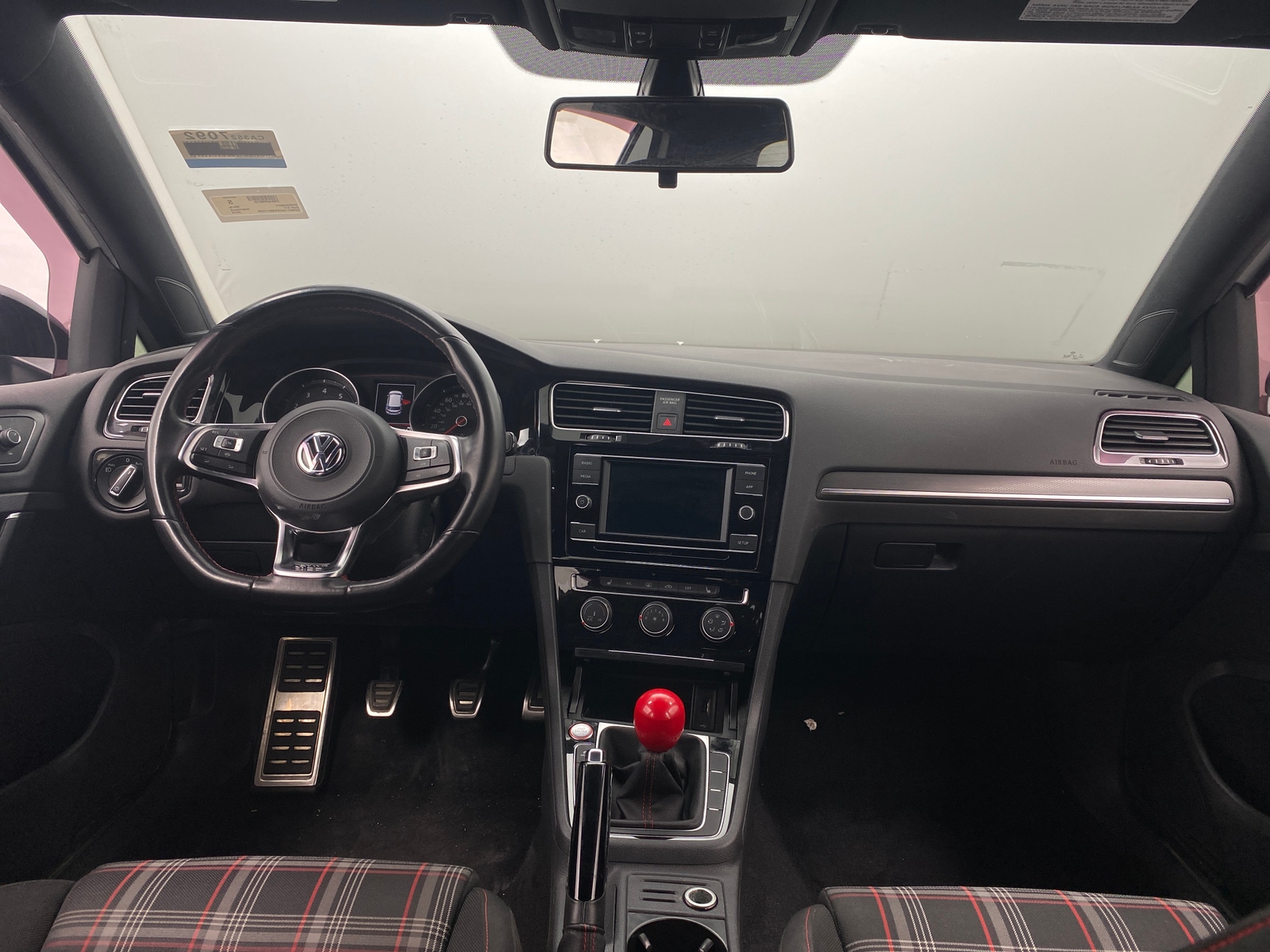 Thumbnail: 2019 Volkswagen Golf - 3