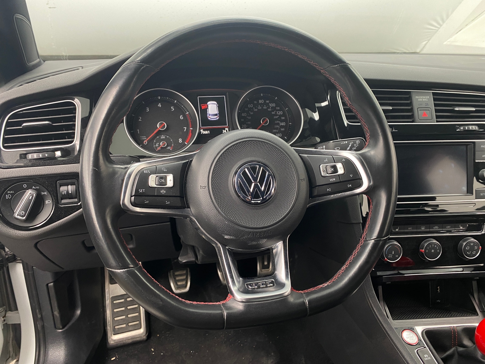 Thumbnail: 2019 Volkswagen Golf - 5