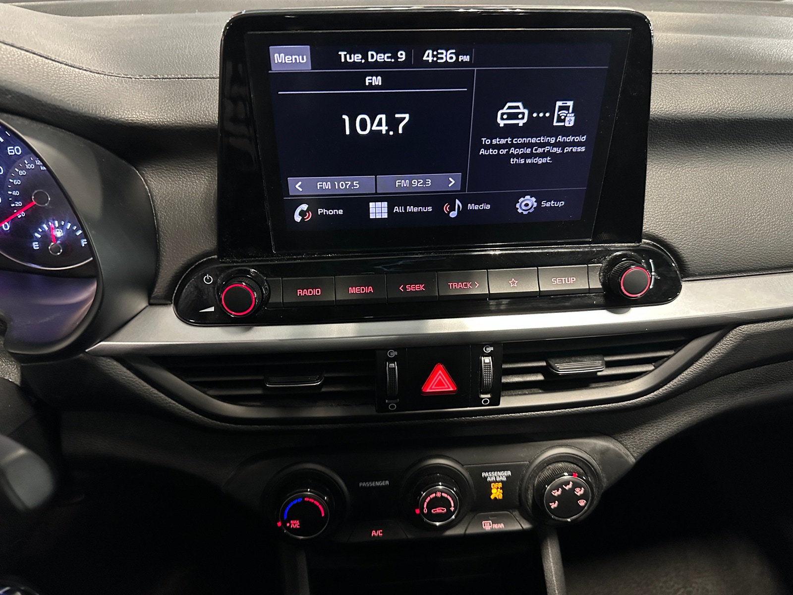 Thumbnail: 2024 Kia Forte - 4