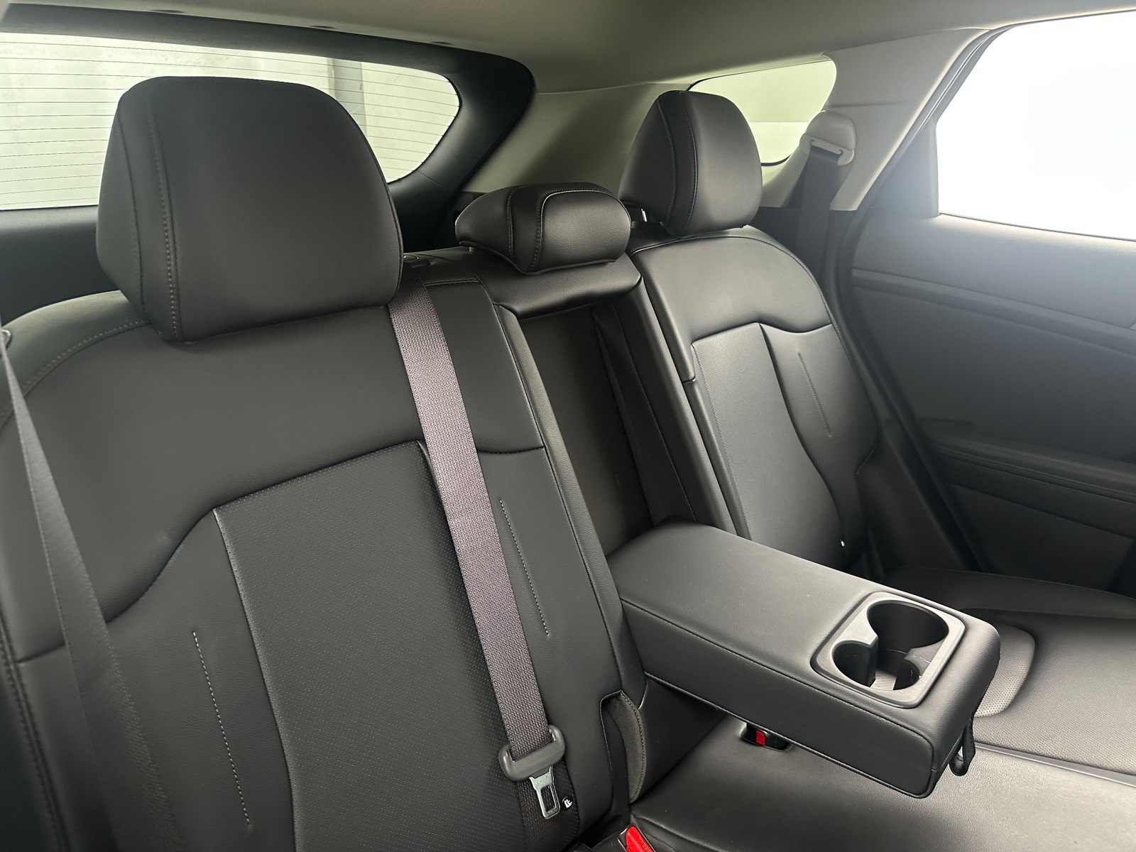 Thumbnail: 2023 Kia Sportage - 5