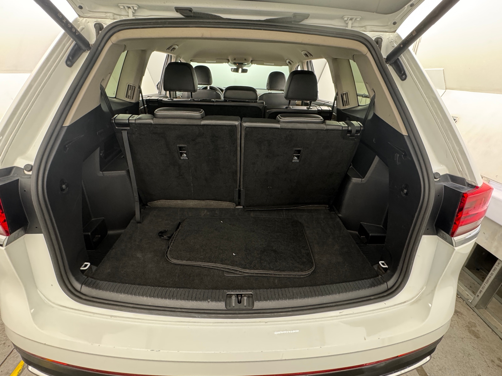 Thumbnail: 2024 Volkswagen Atlas - 6