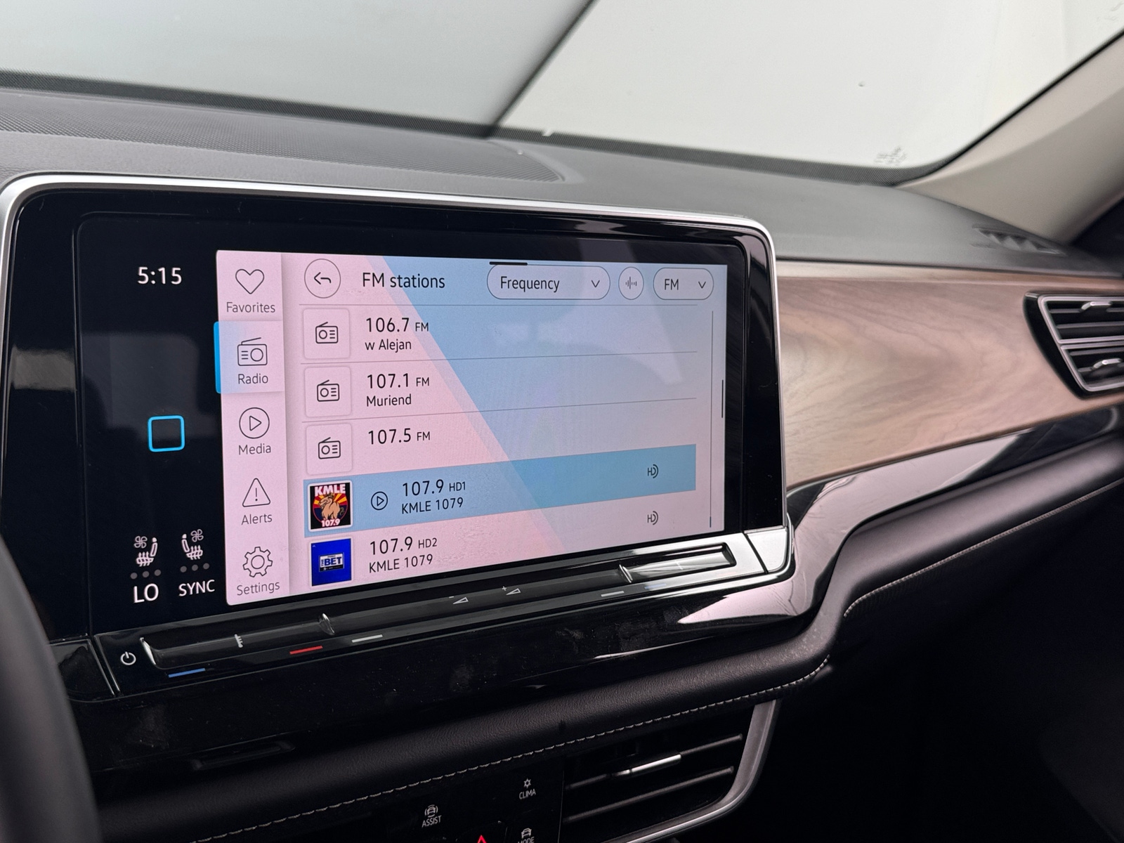 Thumbnail: 2024 Volkswagen Atlas - 3