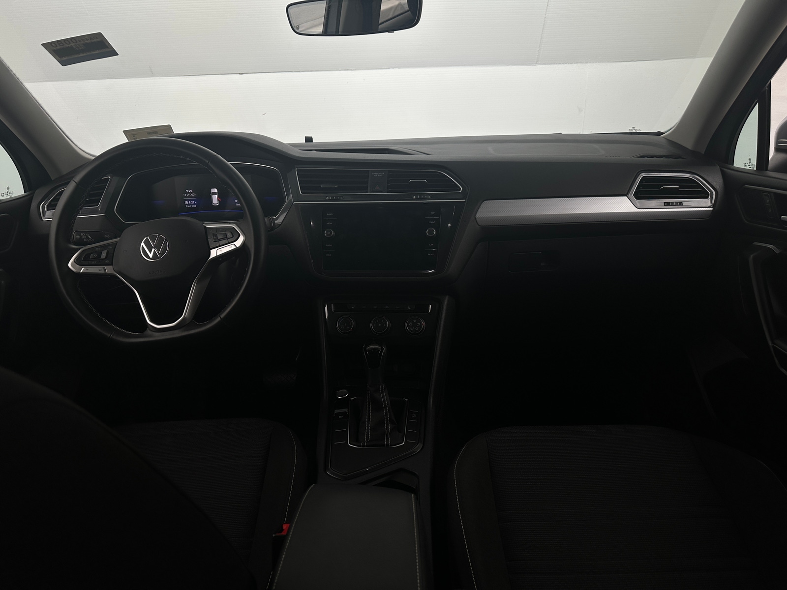 Thumbnail: 2024 Volkswagen Tiguan - 3