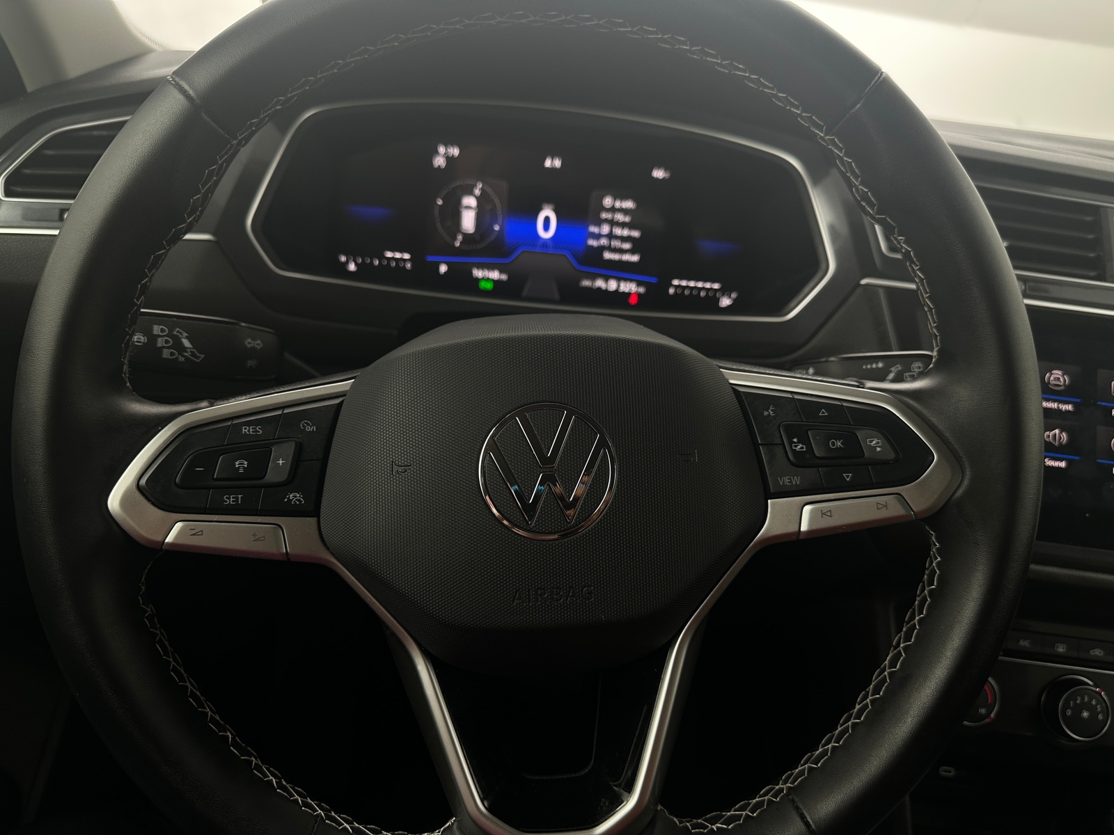 Thumbnail: 2024 Volkswagen Tiguan - 5