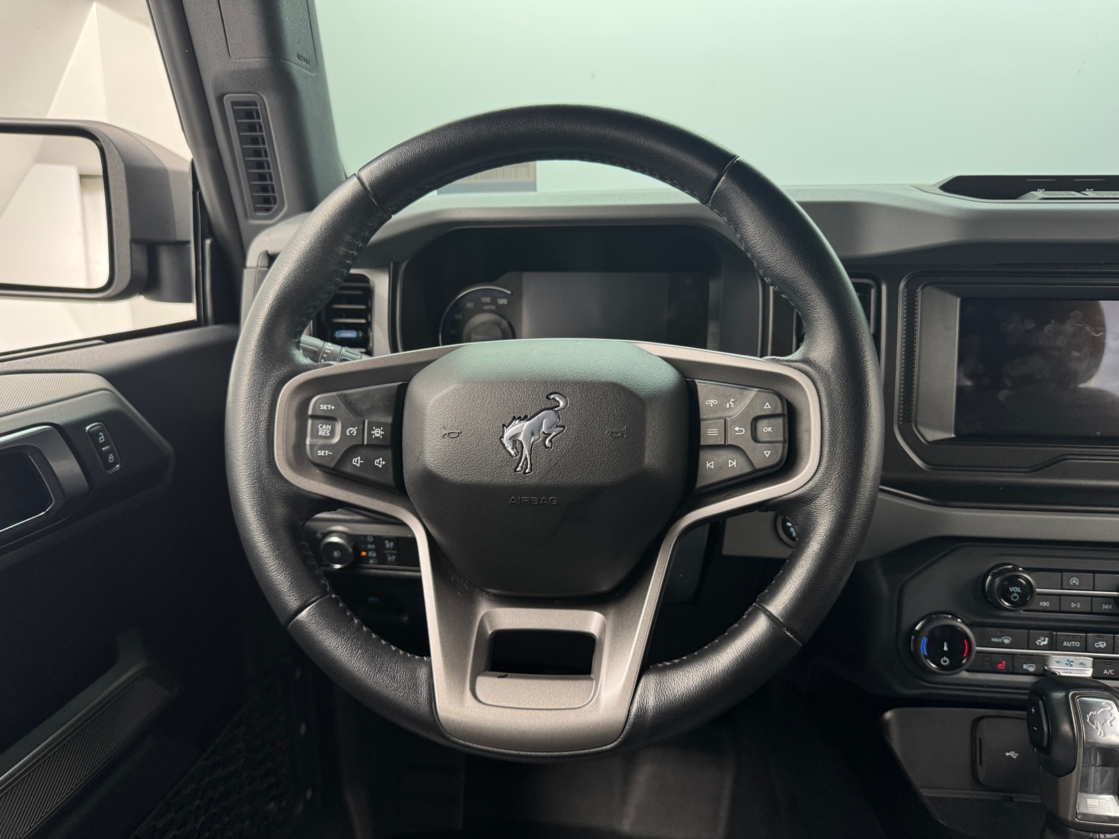 Thumbnail: 2022 Ford Bronco - 5