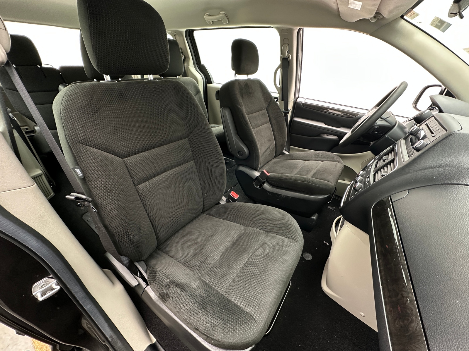 Thumbnail: 2016 Dodge Grand Caravan - 2