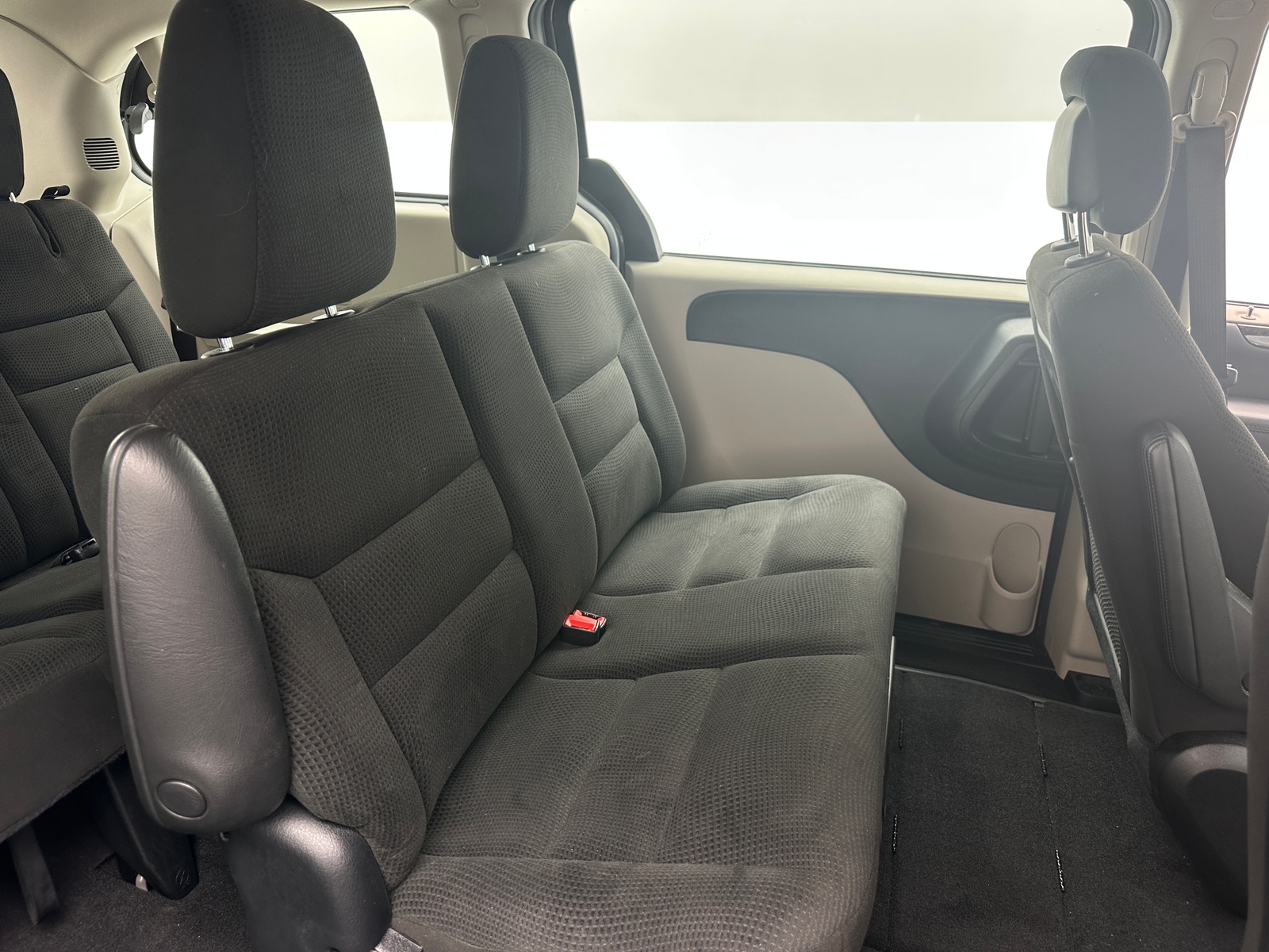 Thumbnail: 2016 Dodge Grand Caravan - 6