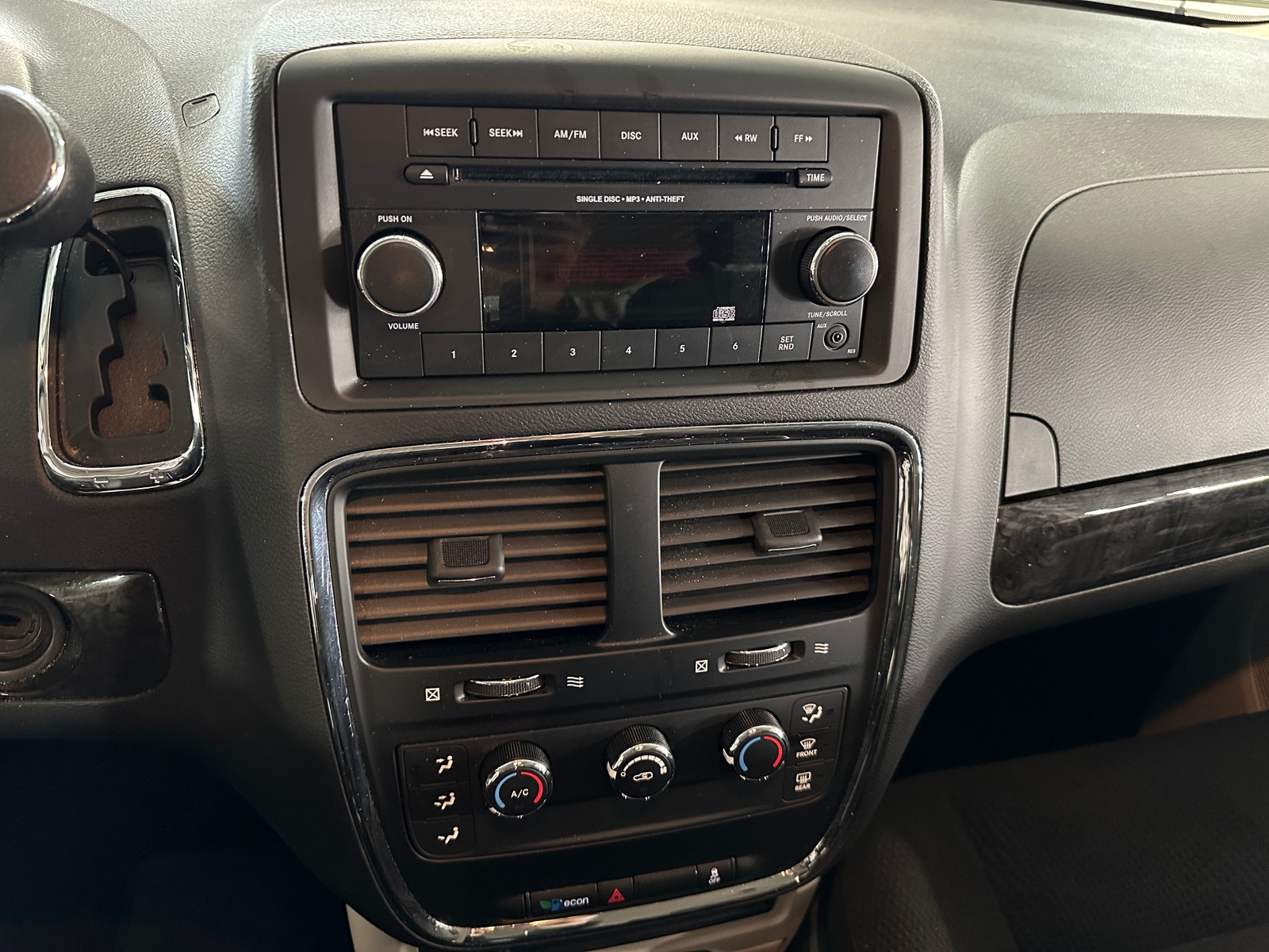 Thumbnail: 2016 Dodge Grand Caravan - 4