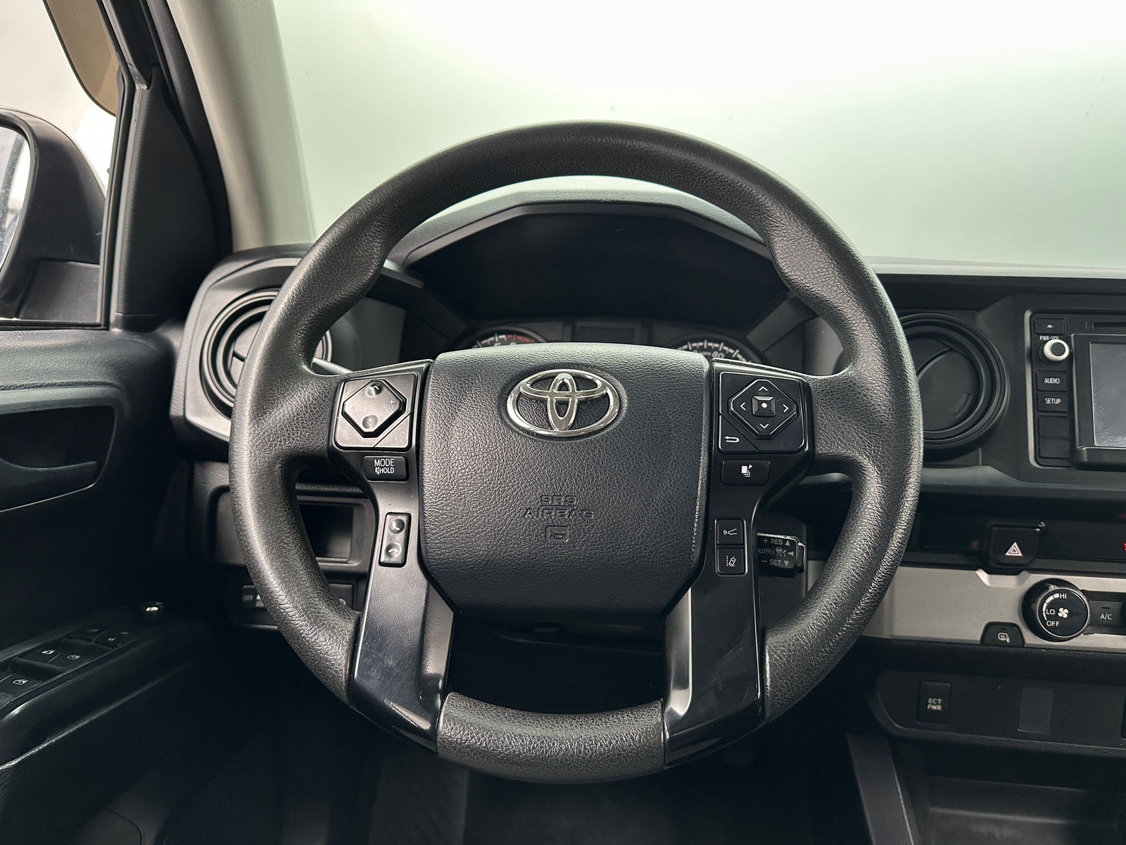 Thumbnail: 2018 Toyota Tacoma - 5