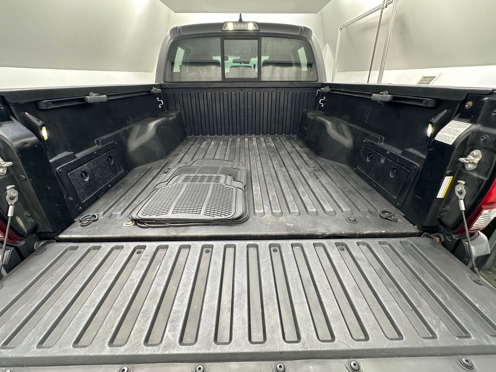 Thumbnail: 2018 Toyota Tacoma - 7