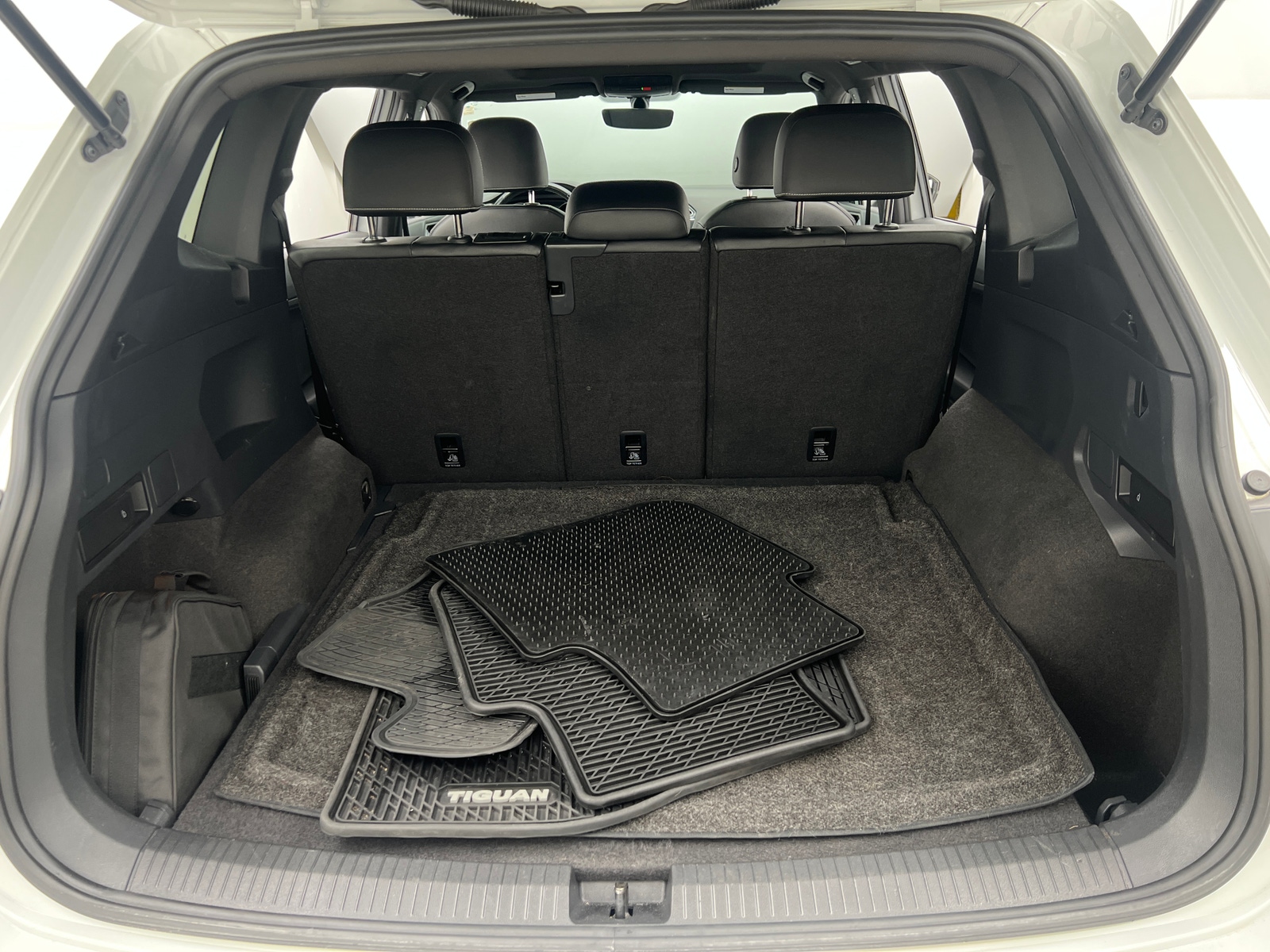 Thumbnail: 2021 Volkswagen Tiguan - 6