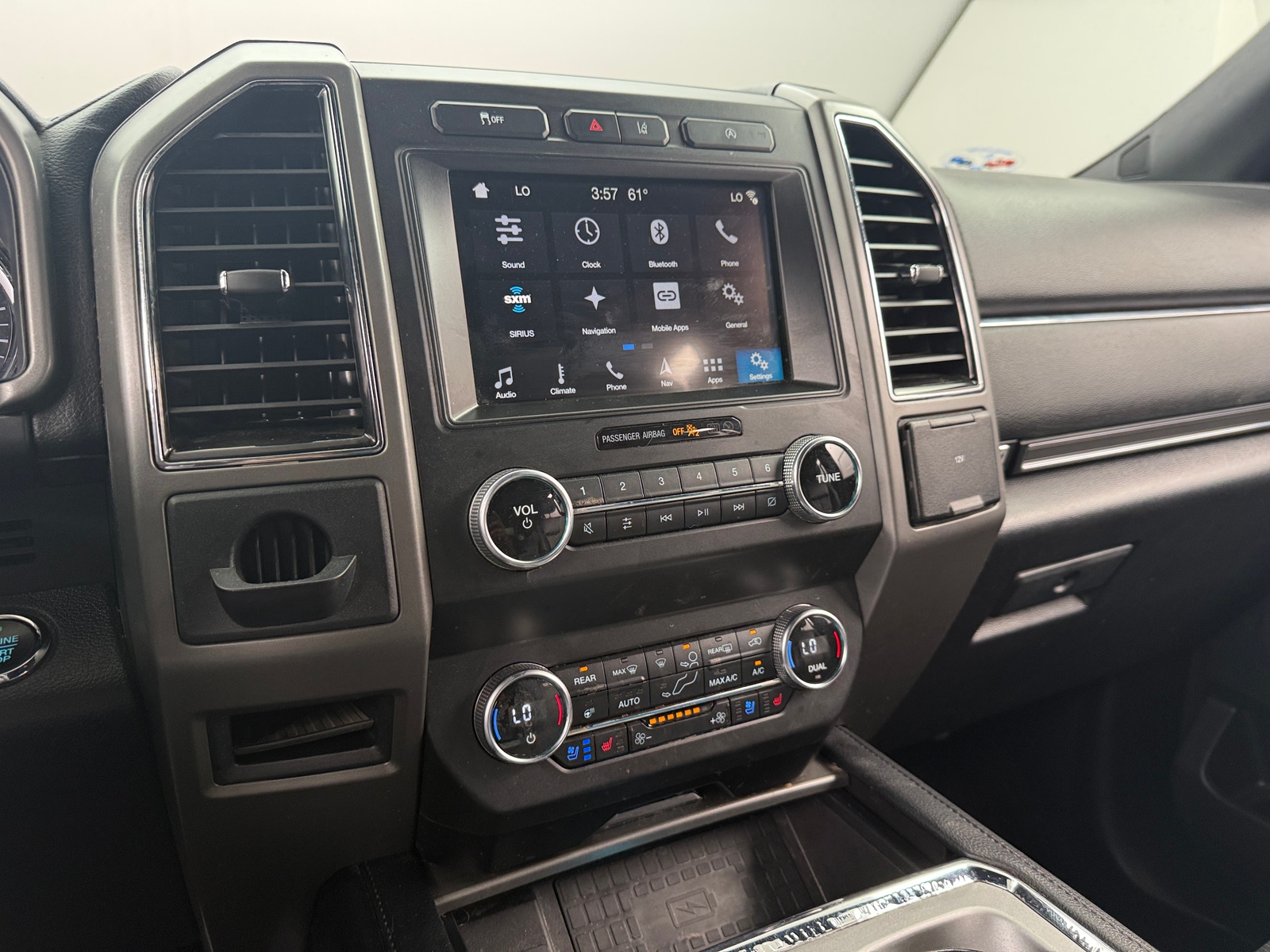 Thumbnail: 2019 Ford Expedition - 4