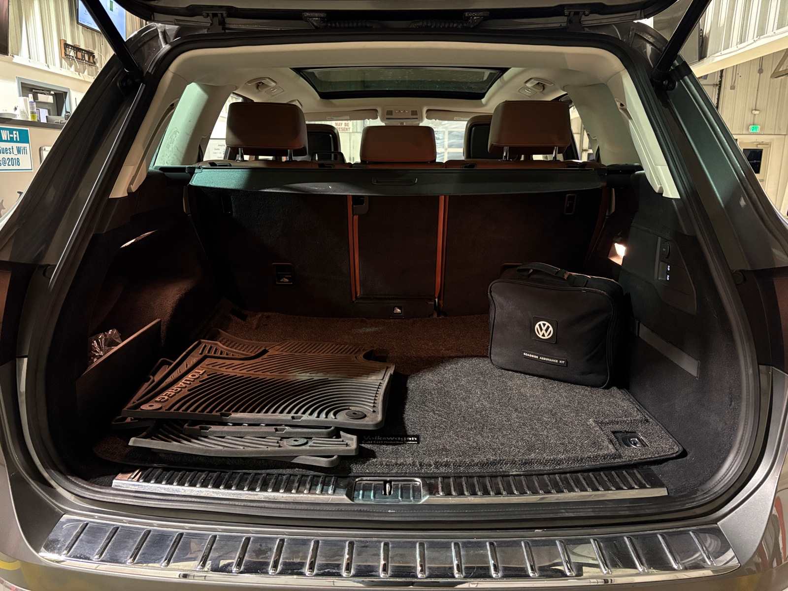 Thumbnail: 2016 Volkswagen Touareg - 7