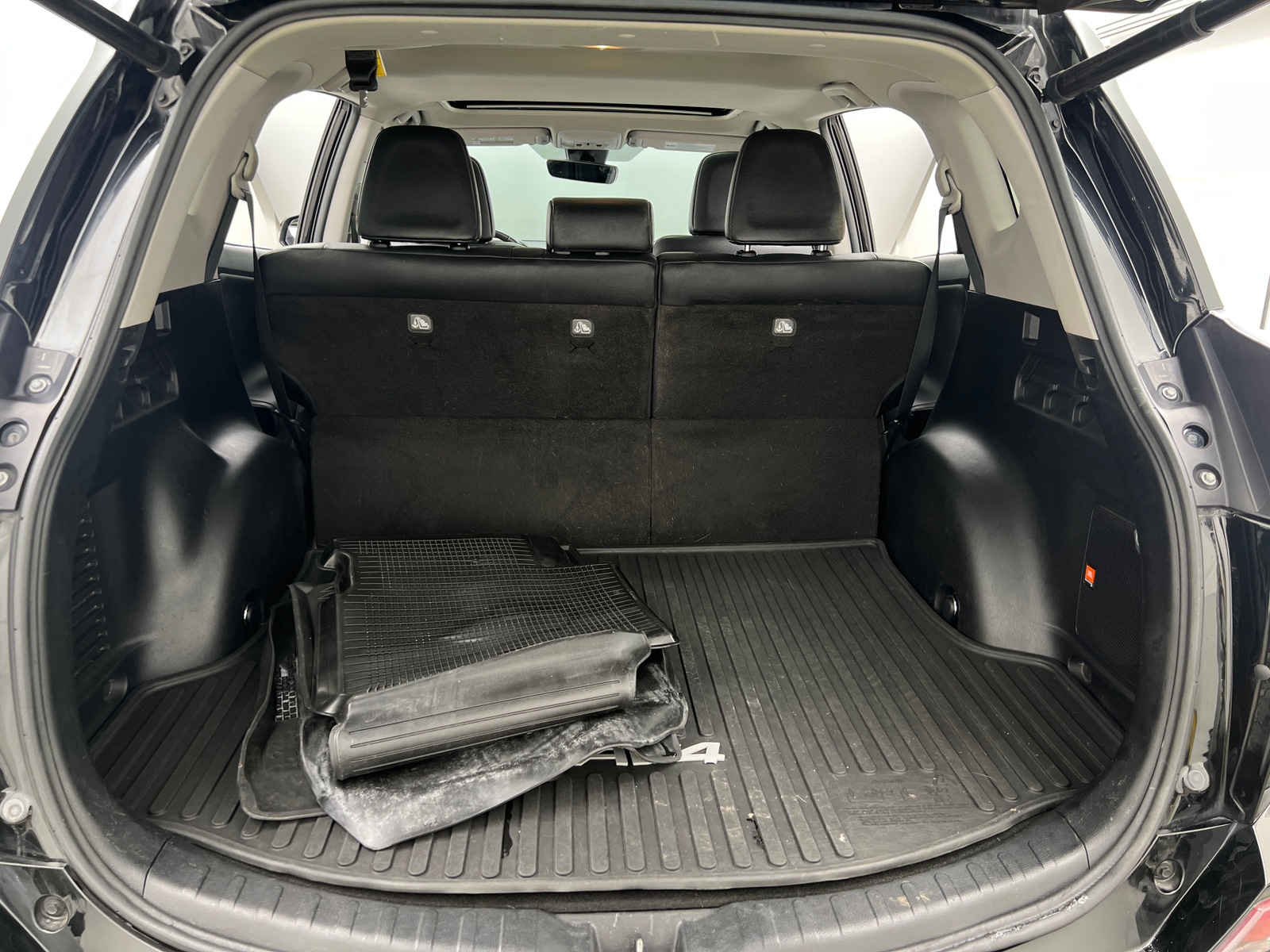 Thumbnail: 2017 Toyota RAV4 - 6