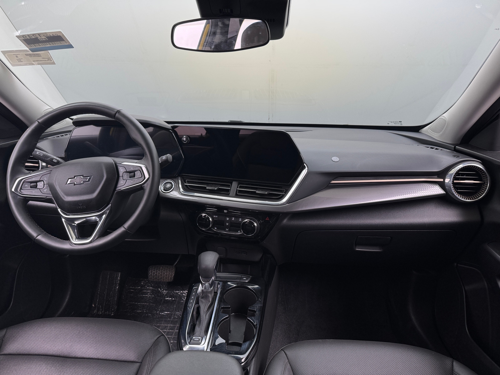 Thumbnail: 2025 Chevrolet Trax - 2