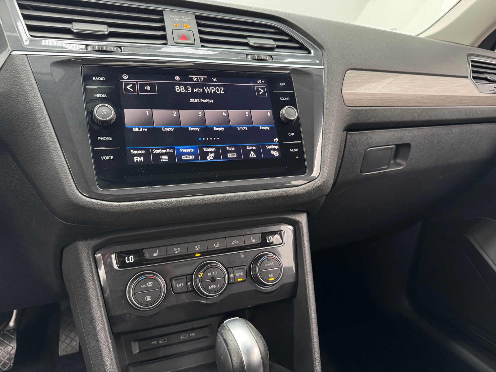 Thumbnail: 2021 Volkswagen Tiguan - 3