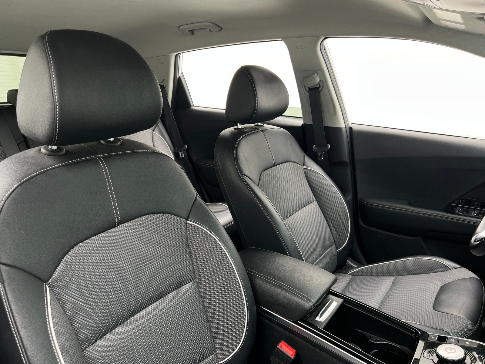 Thumbnail: 2022 Kia Niro - 2