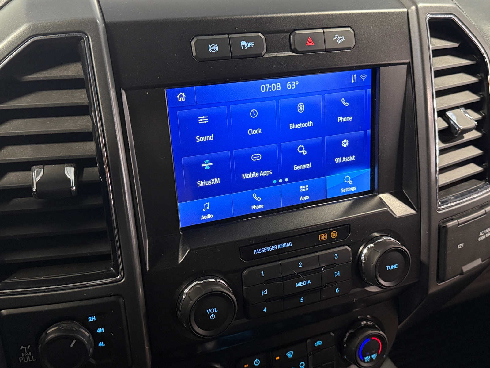 Thumbnail: 2022 Ford Econoline - 4