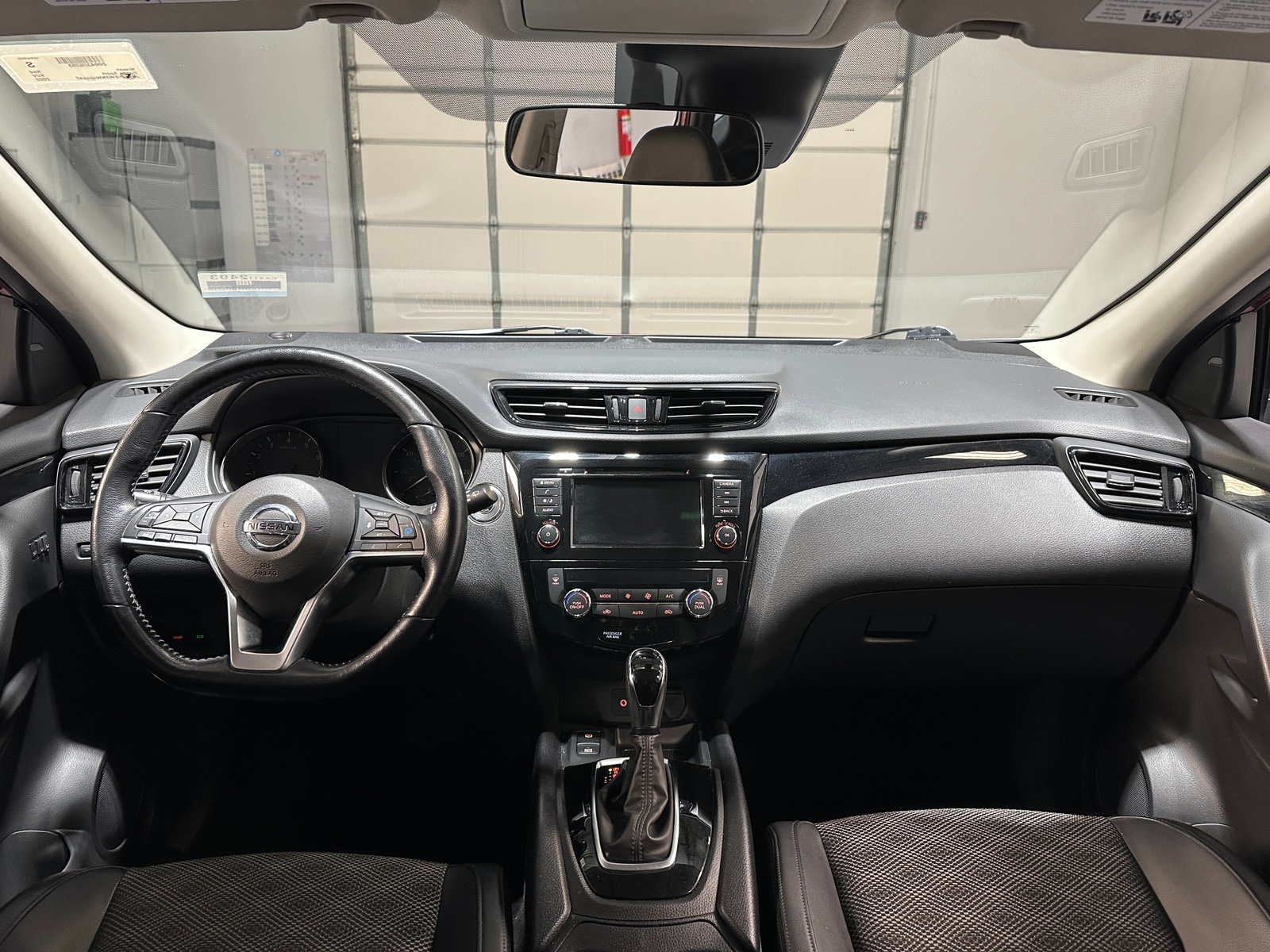 Thumbnail: 2022 Nissan Rogue Sport - 2