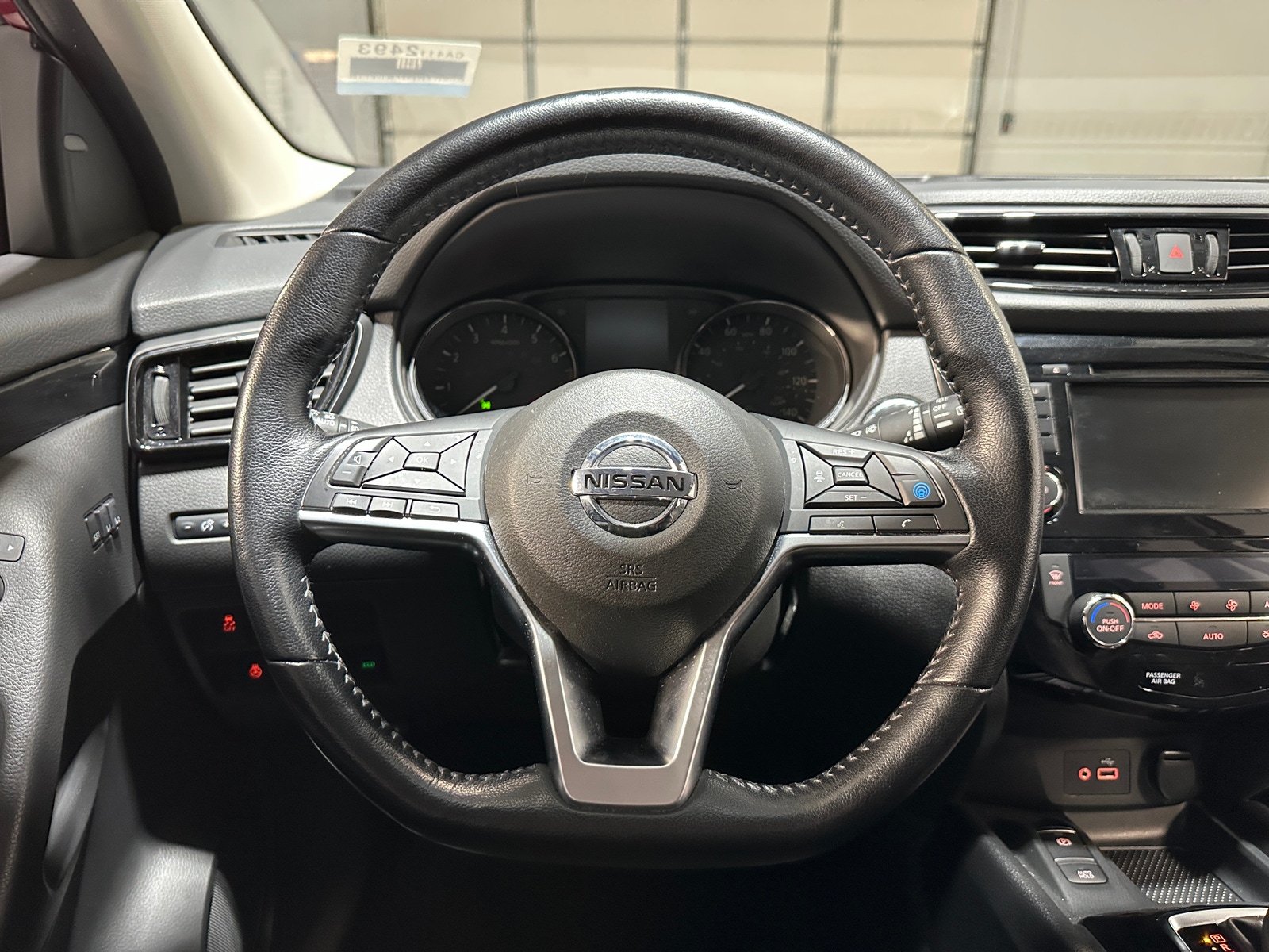 Thumbnail: 2022 Nissan Rogue Sport - 4