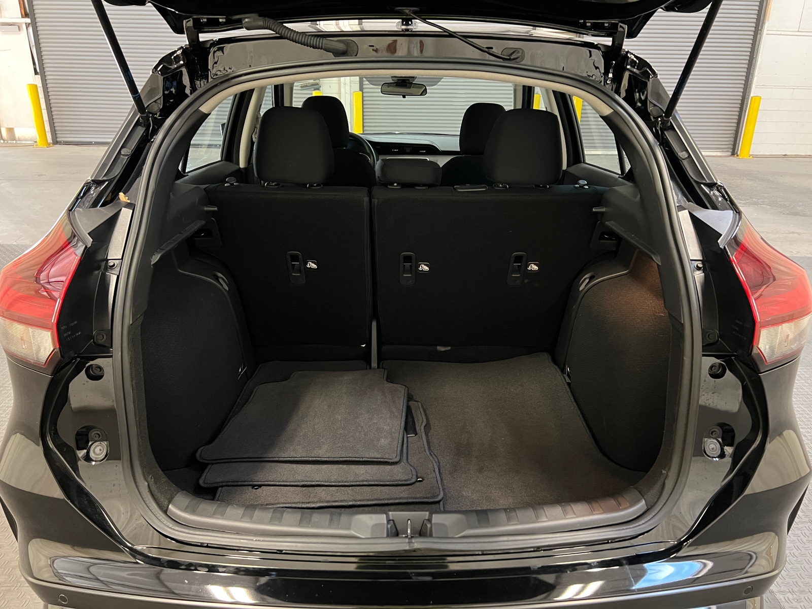 Thumbnail: 2025 Nissan Kicks - 7