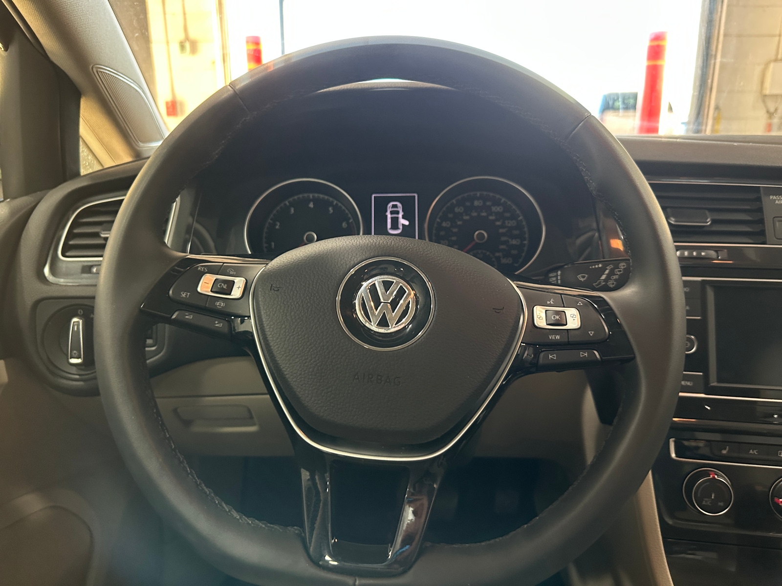 Thumbnail: 2020 Volkswagen Golf - 4