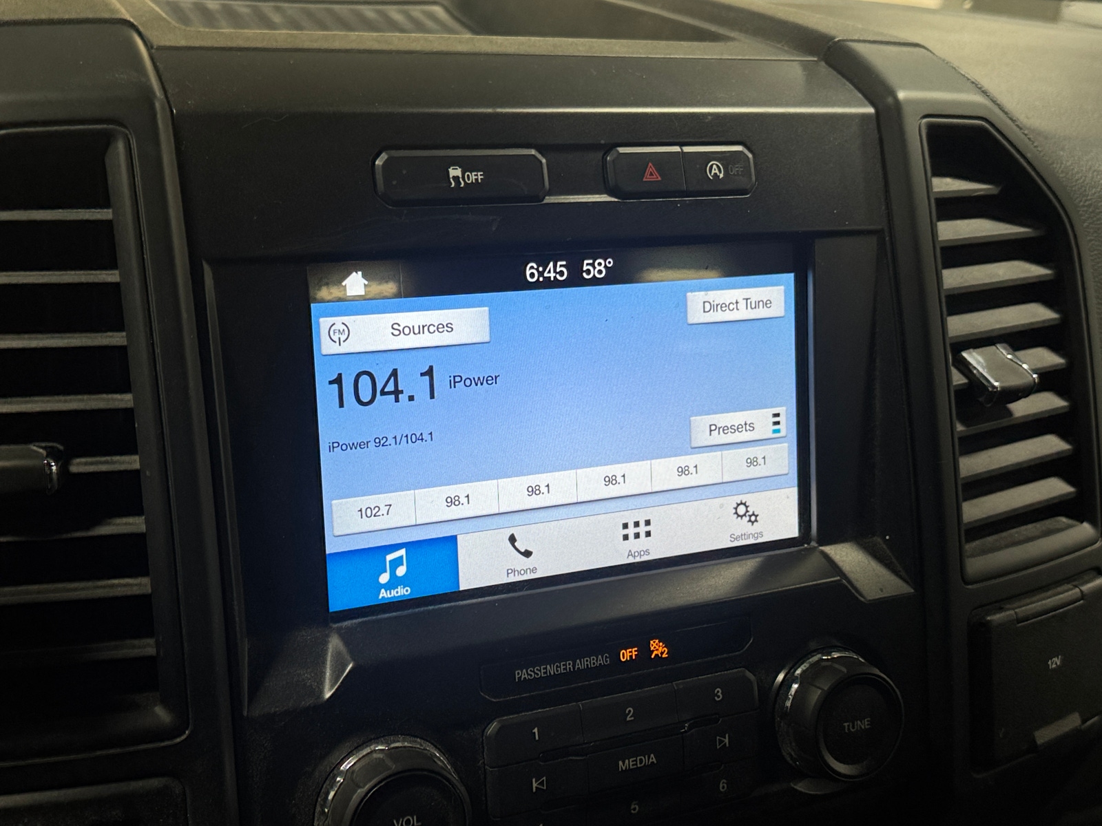 Thumbnail: 2018 Ford Econoline - 4