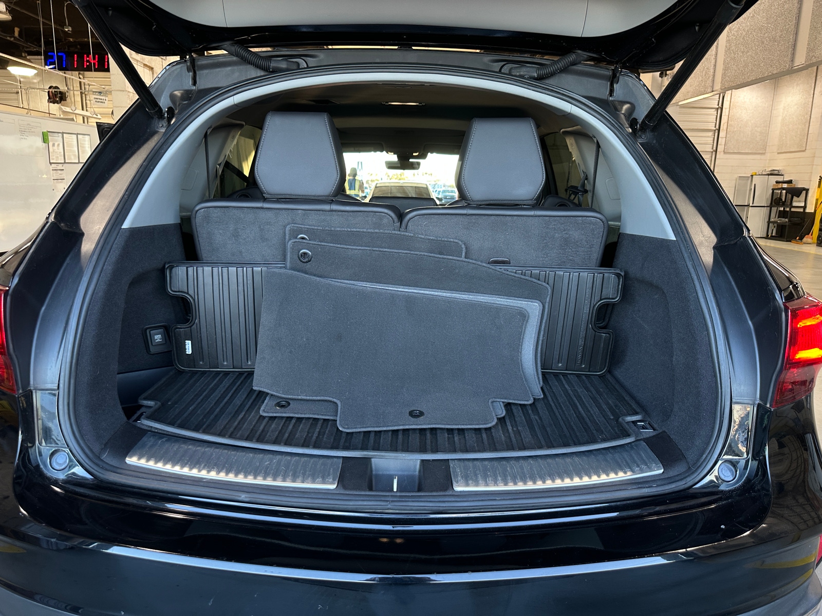 Thumbnail: 2020 Acura MDX - 6