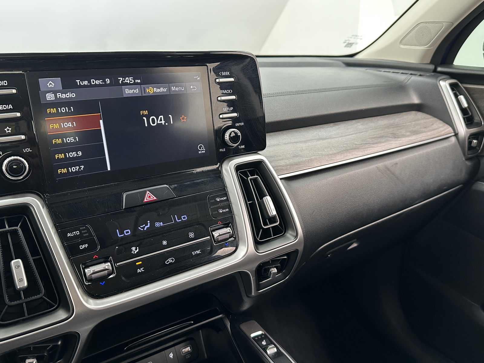 Thumbnail: 2021 Kia Sorento - 3