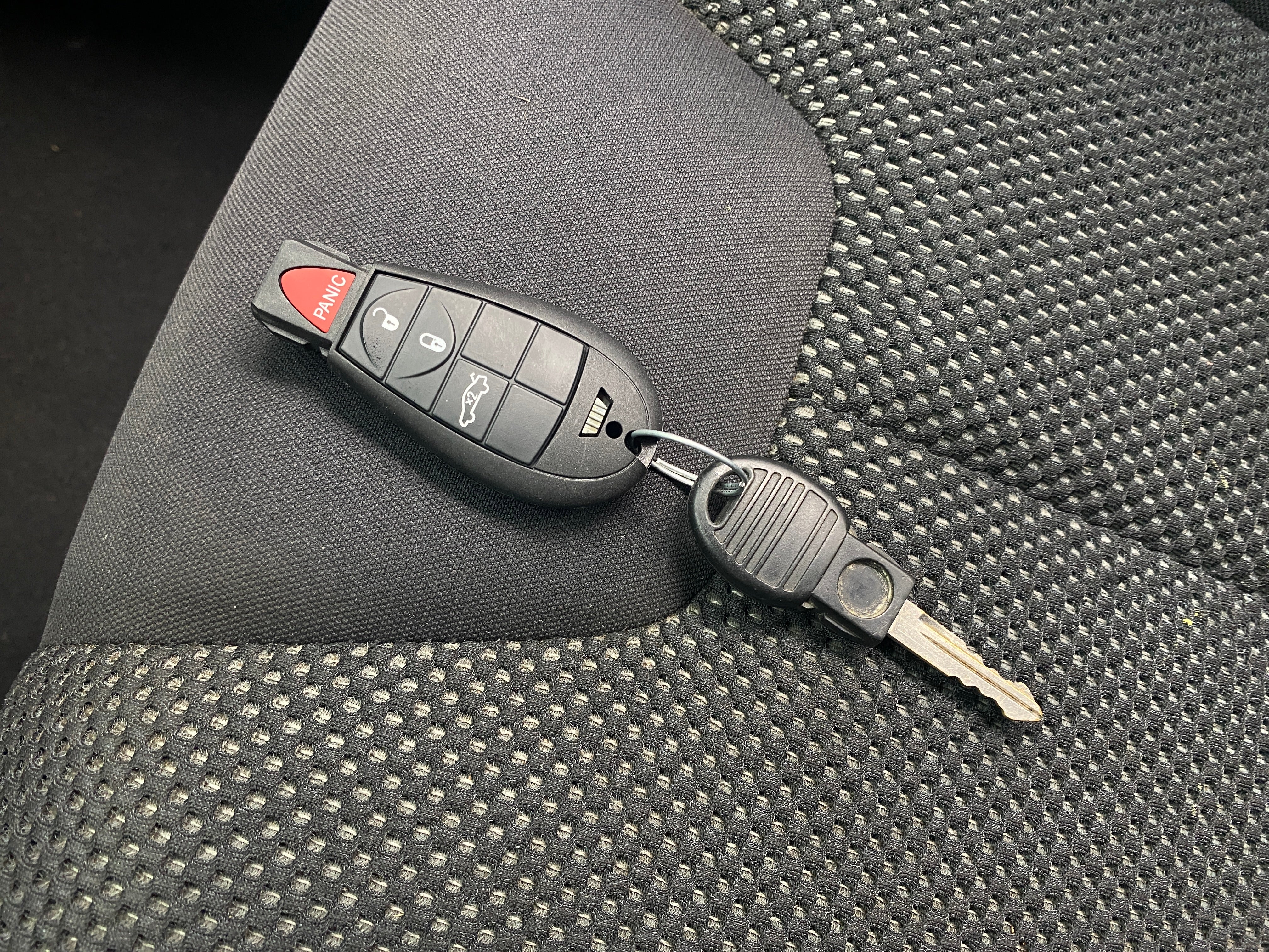 Used 2015 Dodge Dart SXT with VIN 1C3CDFBB6FD336390 for sale in Oak Creek, WI