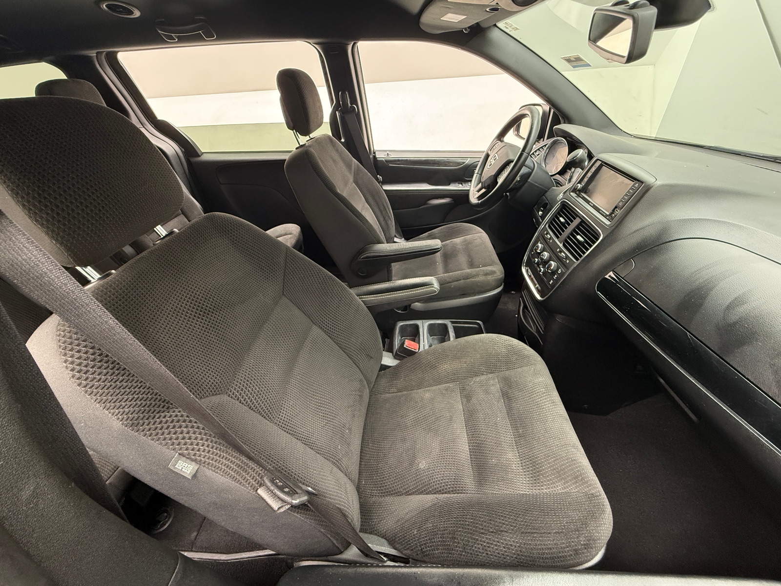 Thumbnail: 2019 Dodge Grand Caravan - 2