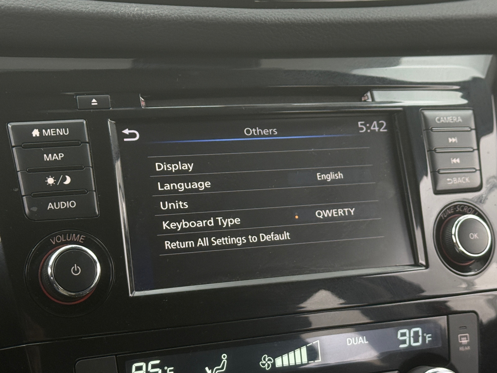 Thumbnail: 2022 Nissan Rogue Sport - 3