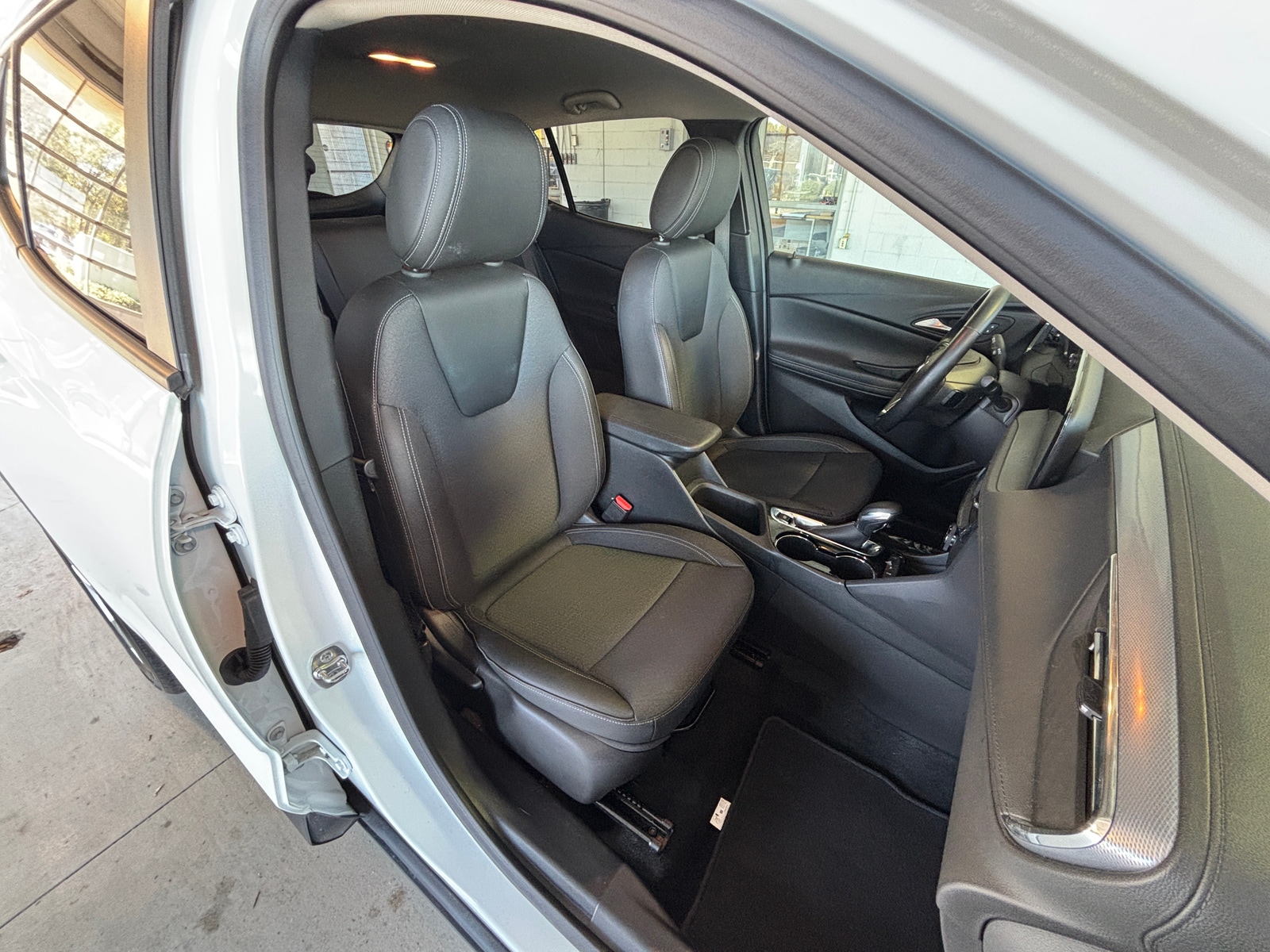 Thumbnail: 2025 Buick Encore GX - 2