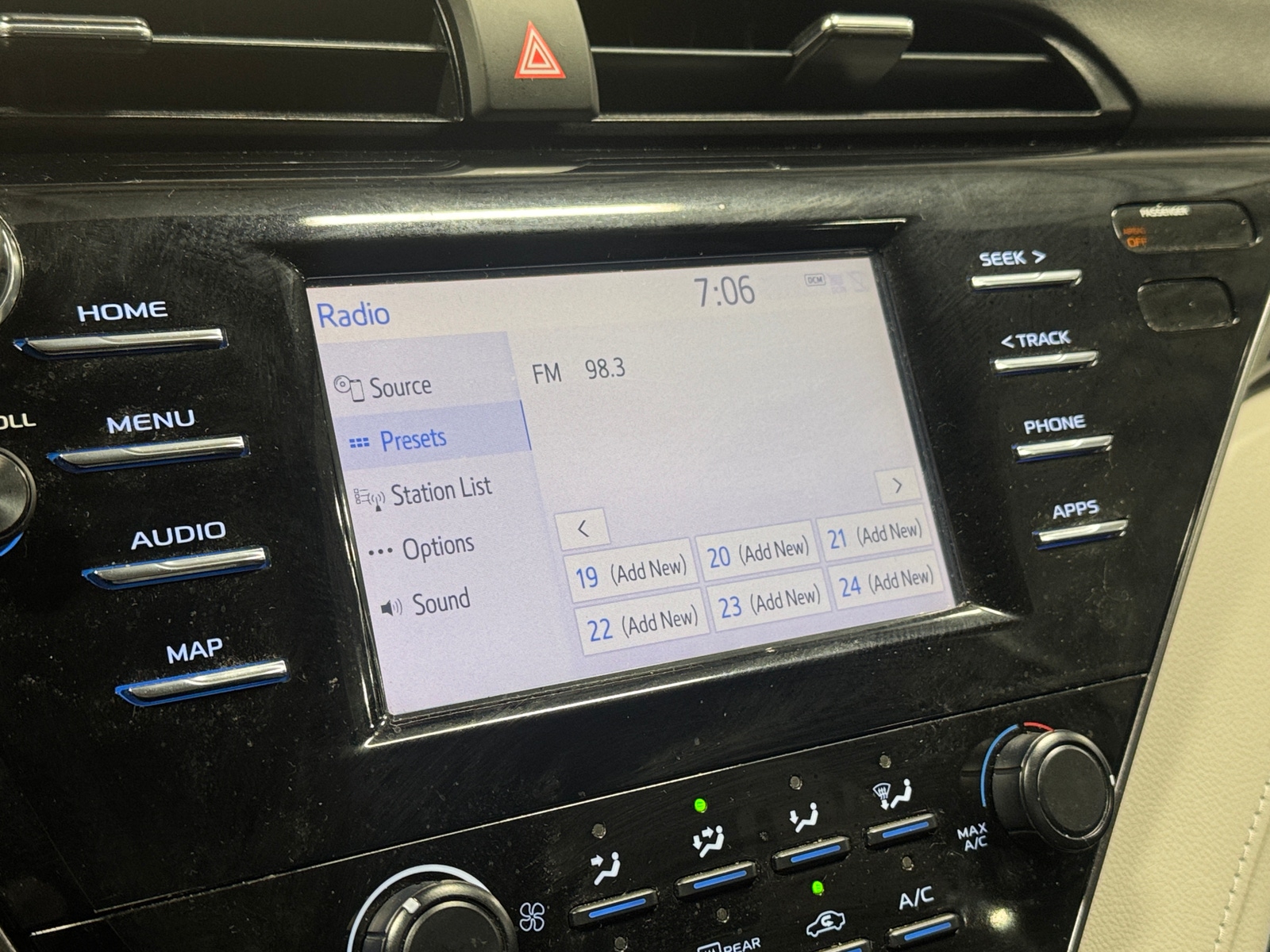 Thumbnail: 2019 Toyota Camry - 4