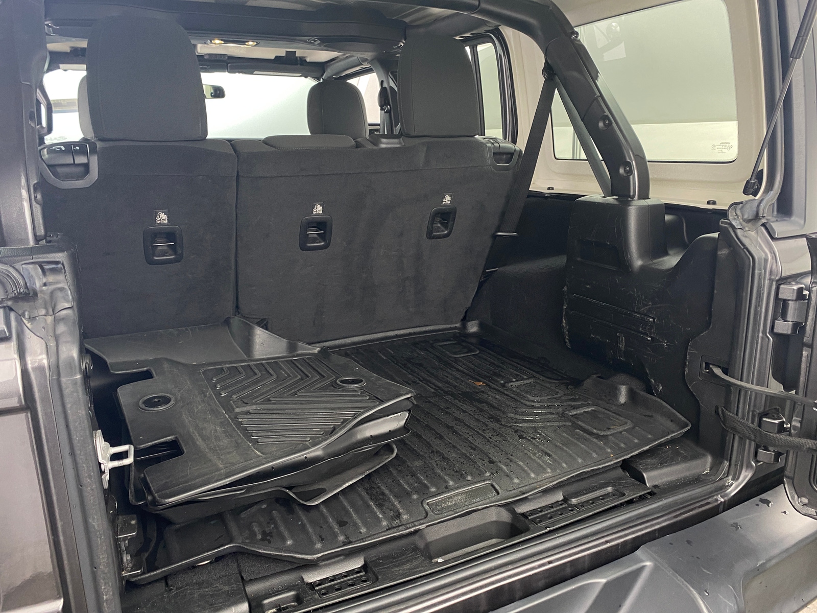 Thumbnail: 2020 Jeep Wrangler - 7