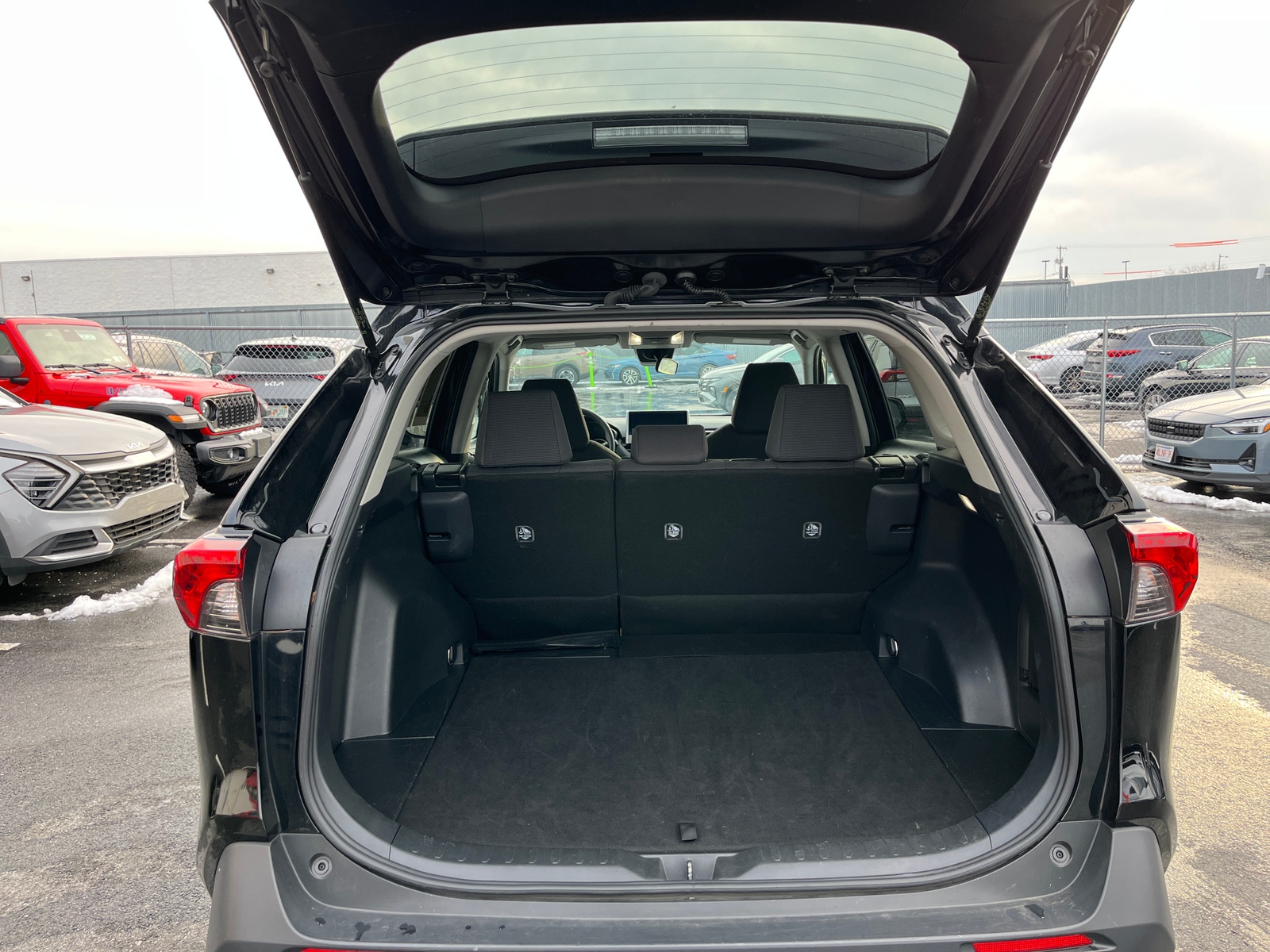 Thumbnail: 2025 Toyota RAV4 - 6