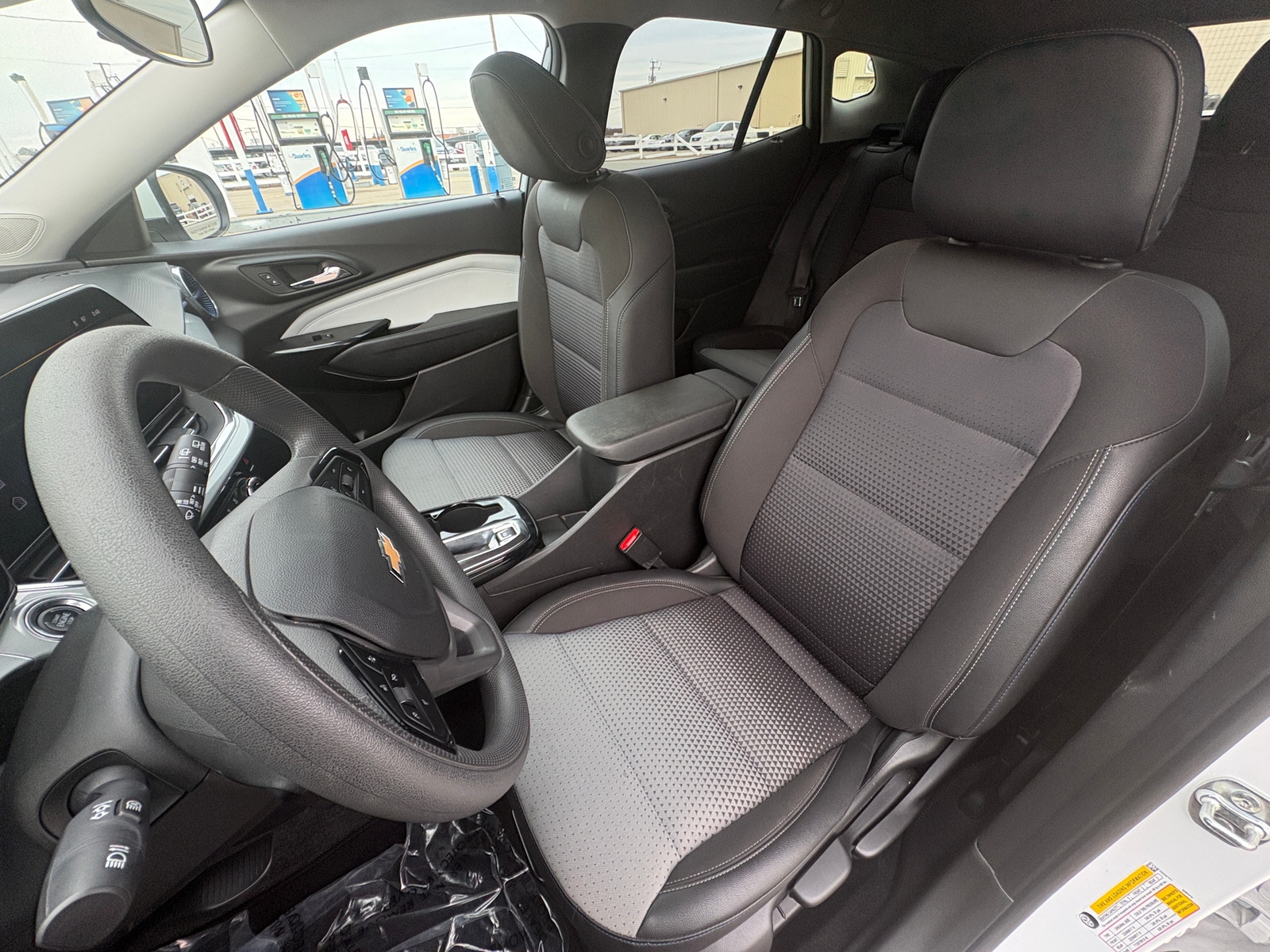 Thumbnail: 2025 Chevrolet Trax - 2