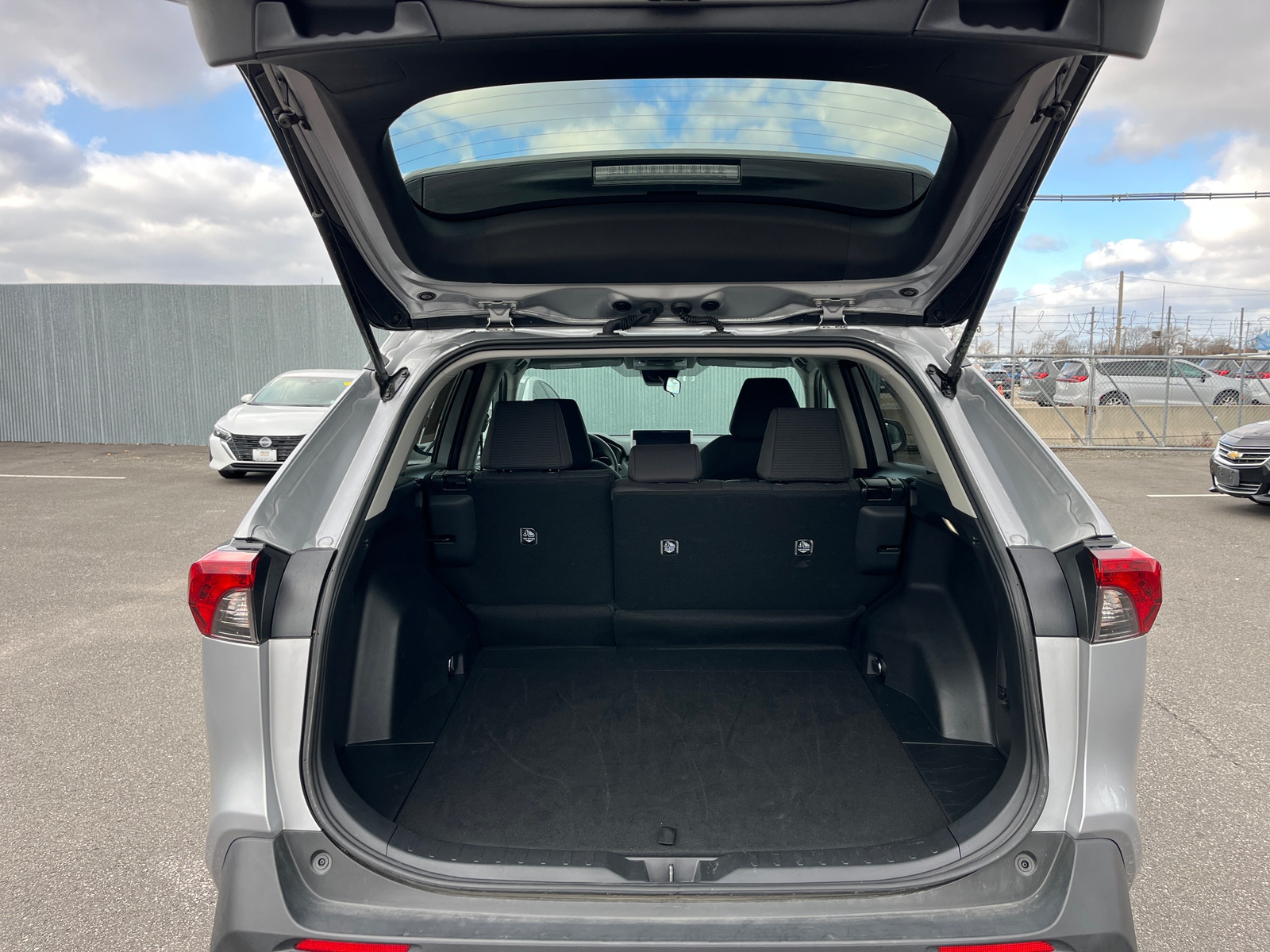 Thumbnail: 2025 Toyota RAV4 - 6