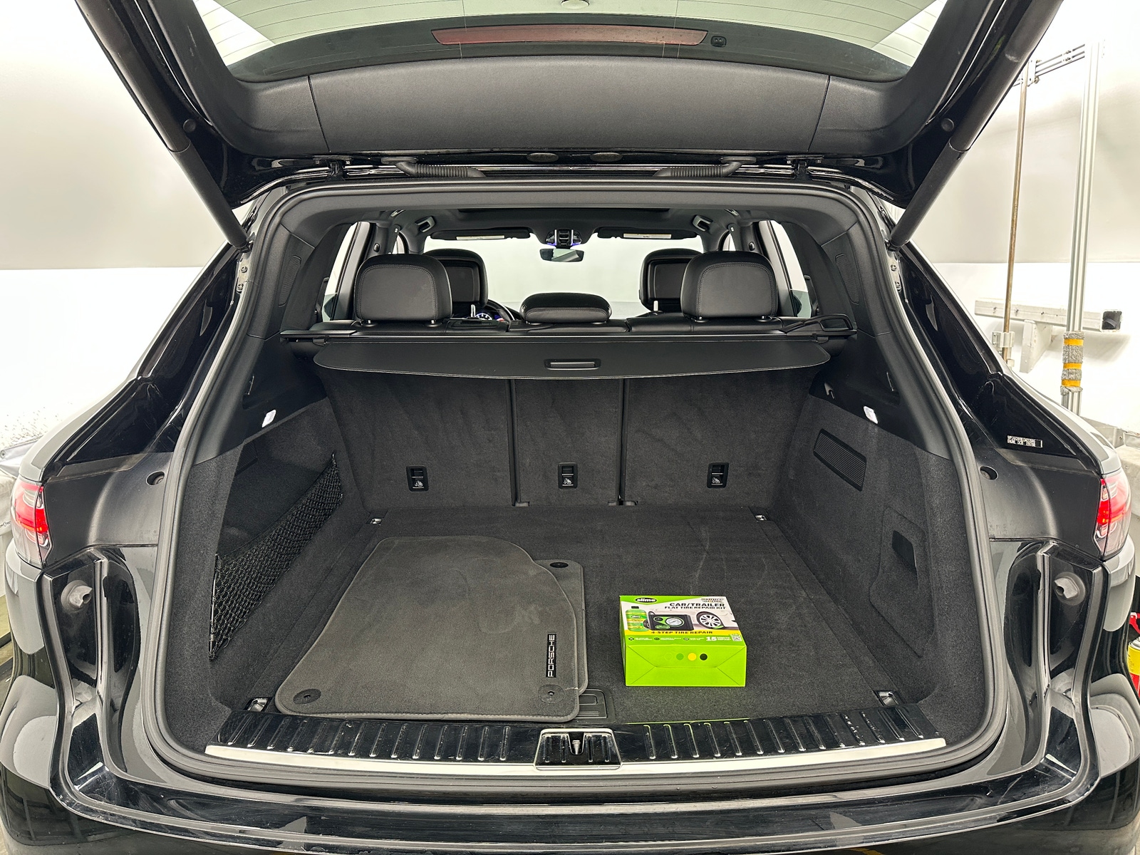 Thumbnail: 2020 Porsche Cayenne - 6