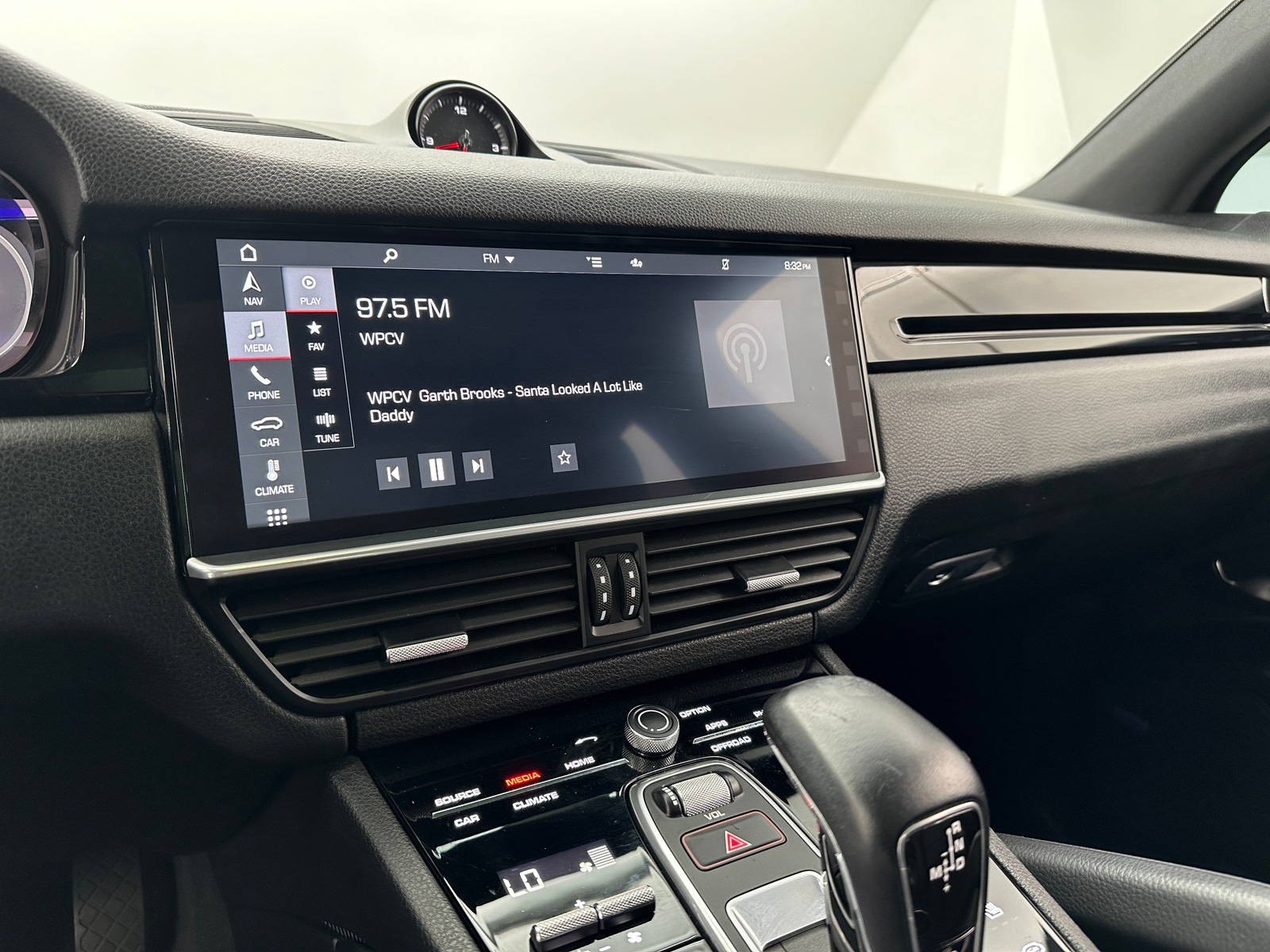 Thumbnail: 2020 Porsche Cayenne - 3