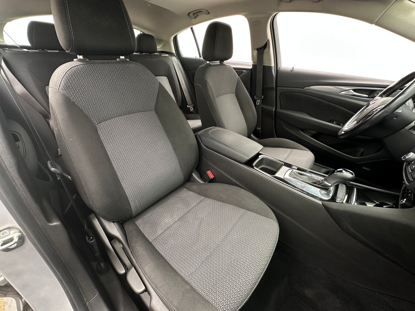 Thumbnail: 2018 Buick Regal - 2