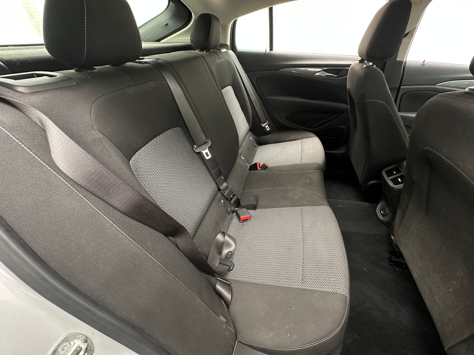 Thumbnail: 2018 Buick Regal - 6