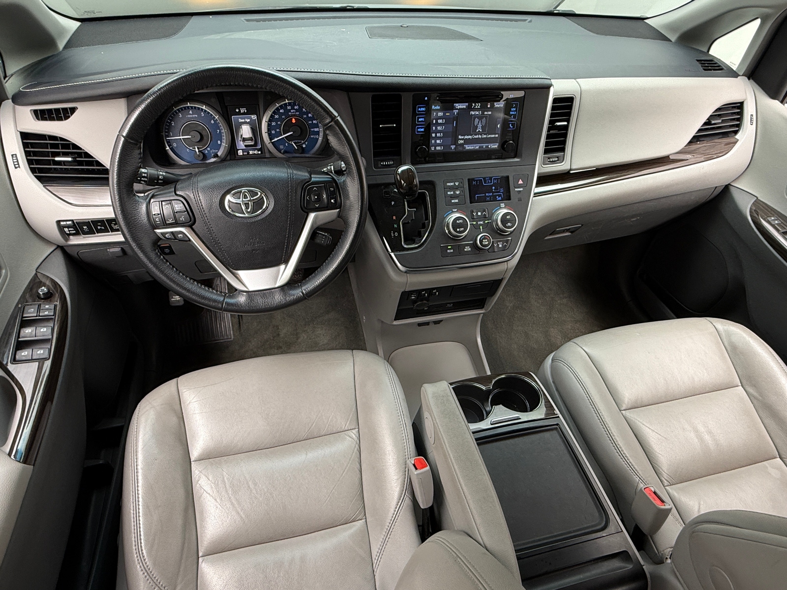 Thumbnail: 2017 Toyota Sienna - 2