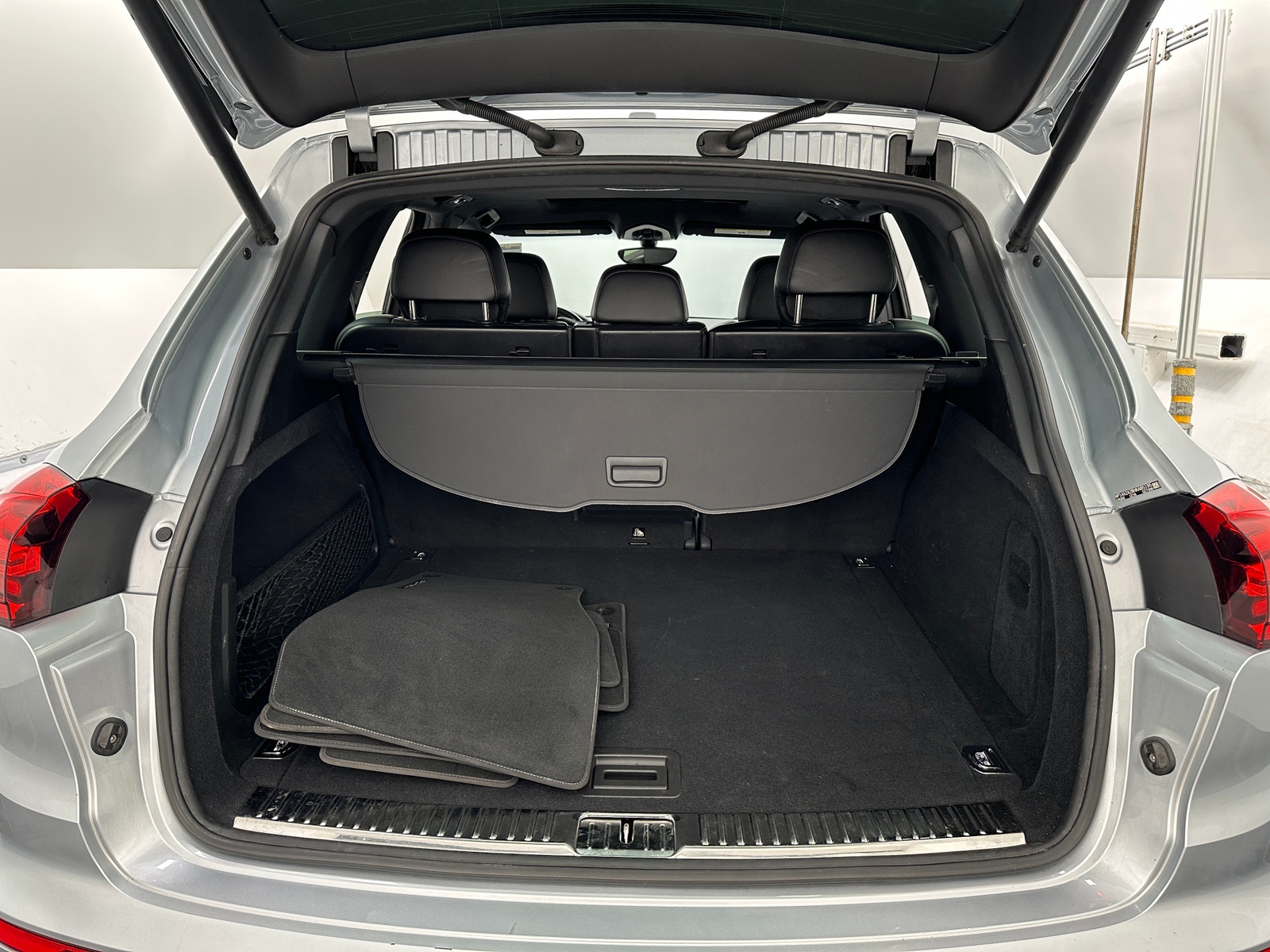 Thumbnail: 2017 Porsche Cayenne - 6